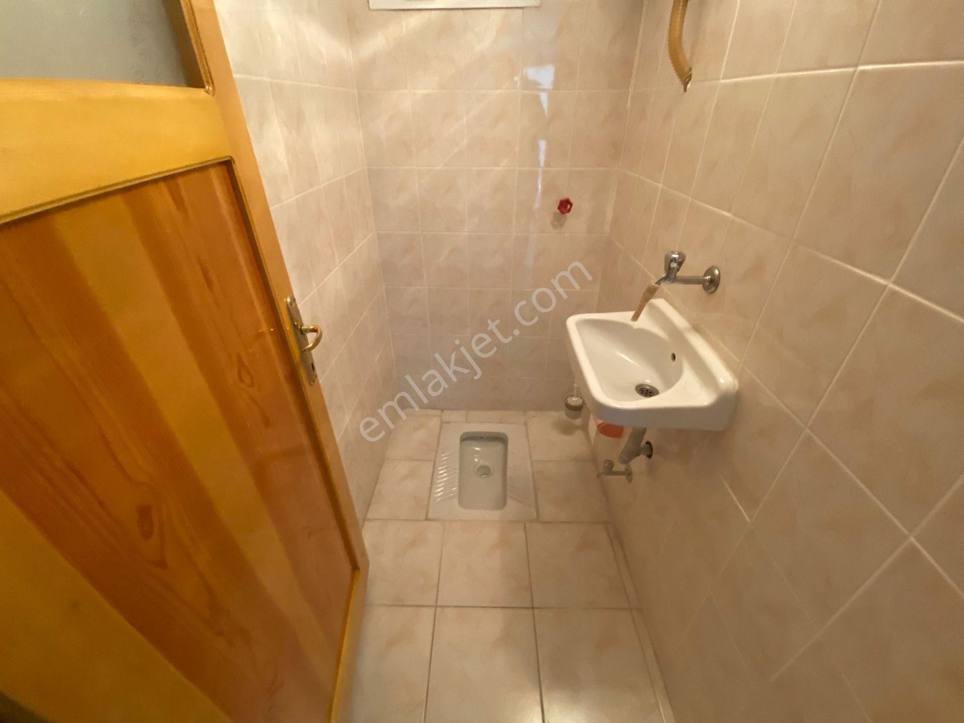 Buca Göksu Mah Köşe 135 M2 Doğalgazlı Ayrı Mutfaklı Kiracısız - Görsel 16