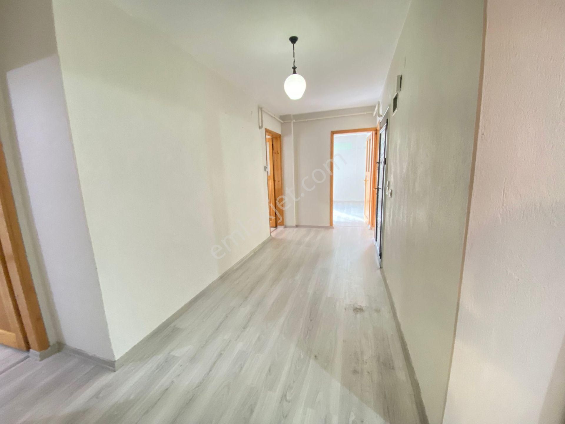 Buca Göksu Mah Köşe 135 M2 Doğalgazlı Ayrı Mutfaklı Kiracısız - Görsel 10