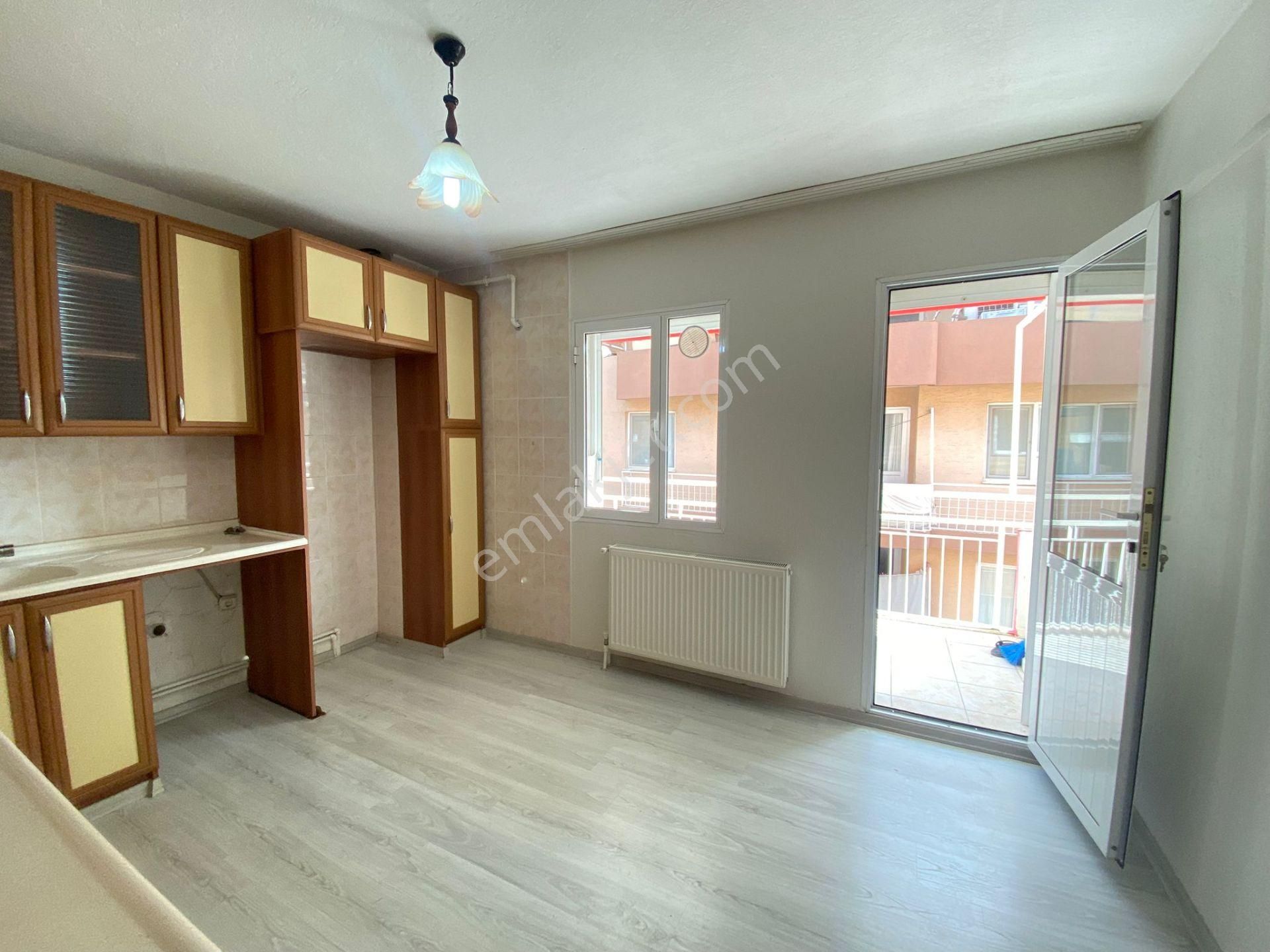 Buca Göksu Mah Köşe 135 M2 Doğalgazlı Ayrı Mutfaklı Kiracısız - Görsel 23