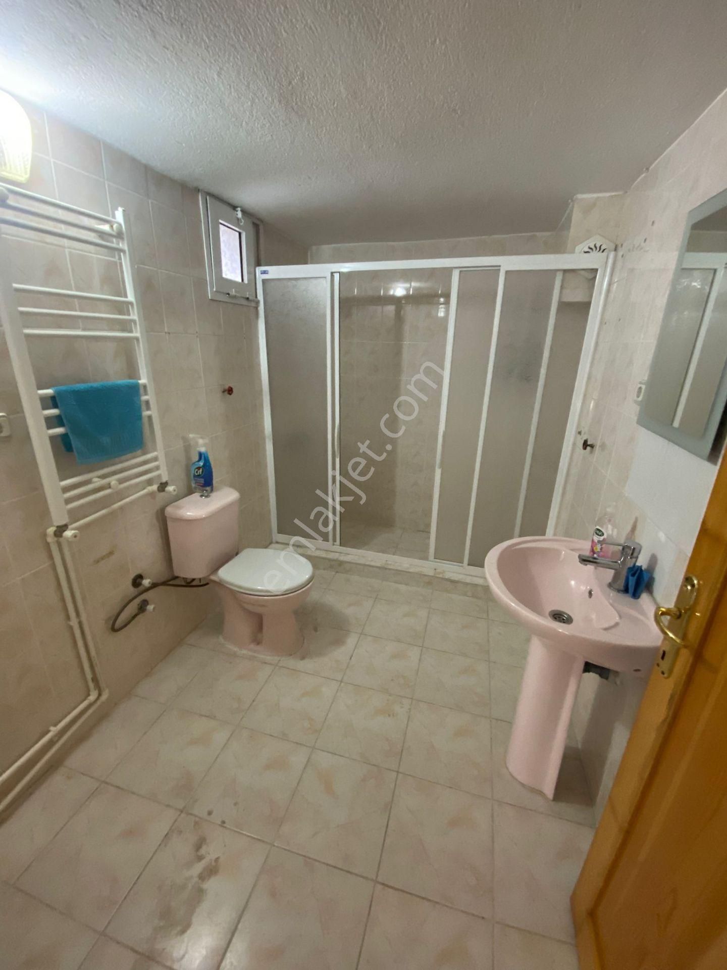 Buca Göksu Mah Köşe 135 M2 Doğalgazlı Ayrı Mutfaklı Kiracısız - Görsel 17