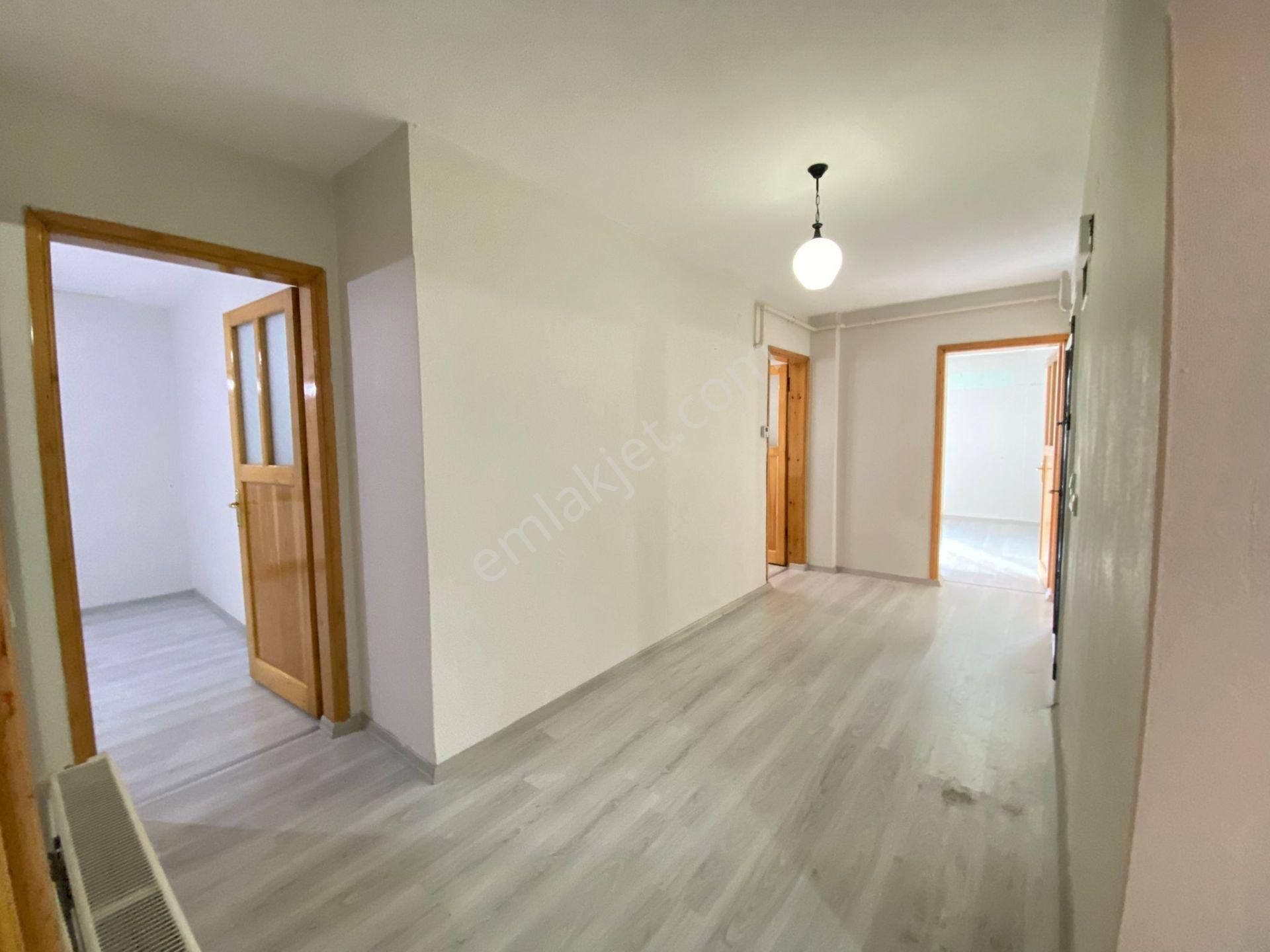 Buca Göksu Mah Köşe 135 M2 Doğalgazlı Ayrı Mutfaklı Kiracısız - Görsel 12