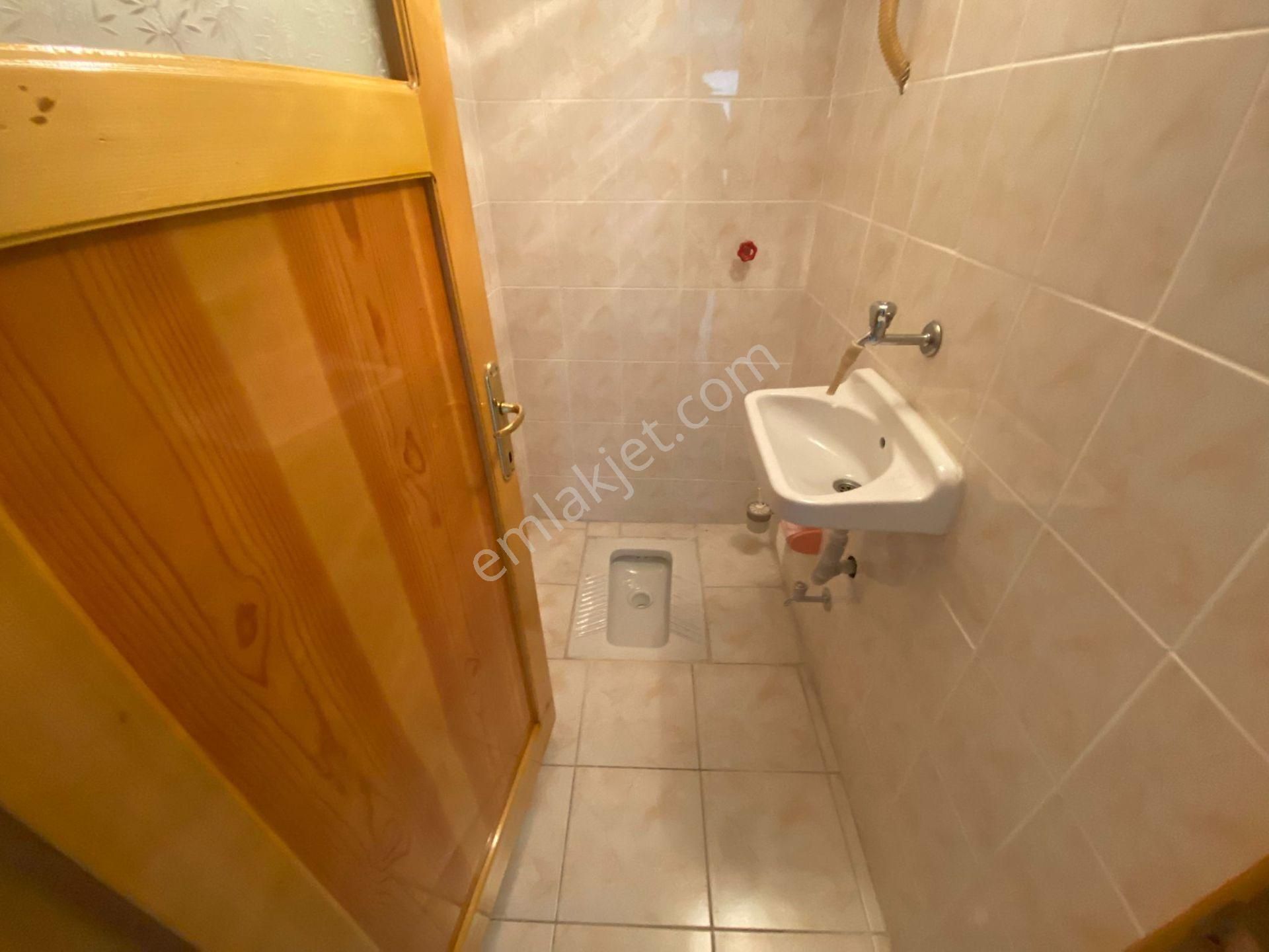 Buca Göksu Mah Köşe 135 M2 Doğalgazlı Ayrı Mutfaklı Kiracısız - Görsel 15