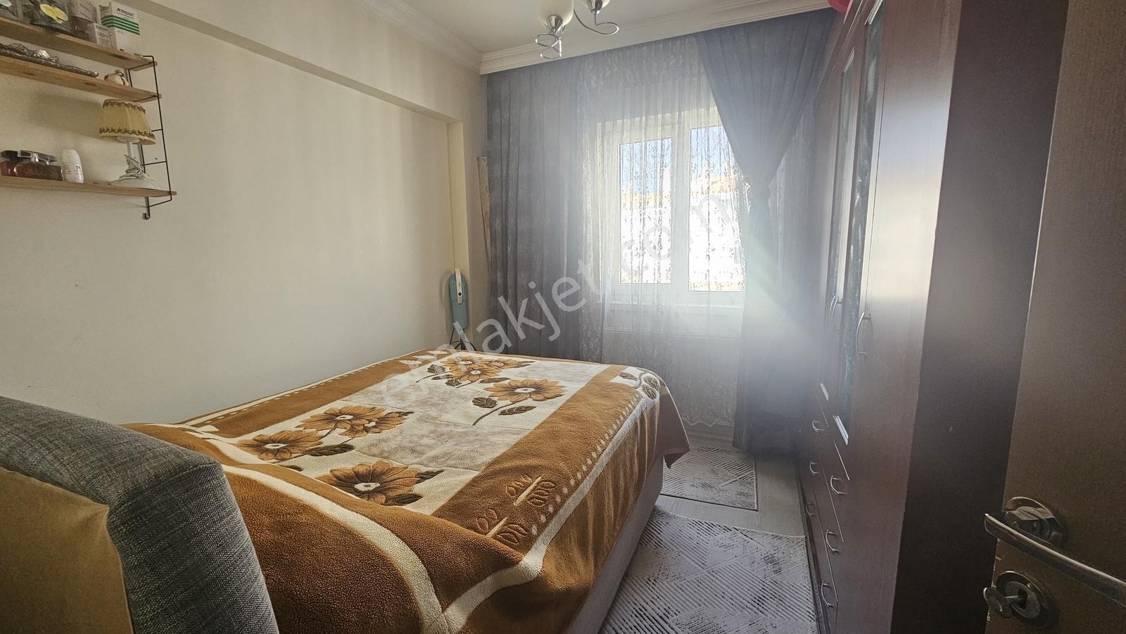 Elvankent'te Site İçi Geniş Peyzajlı Yalıtımlı 110m2 Temiz Daire - Görsel 7