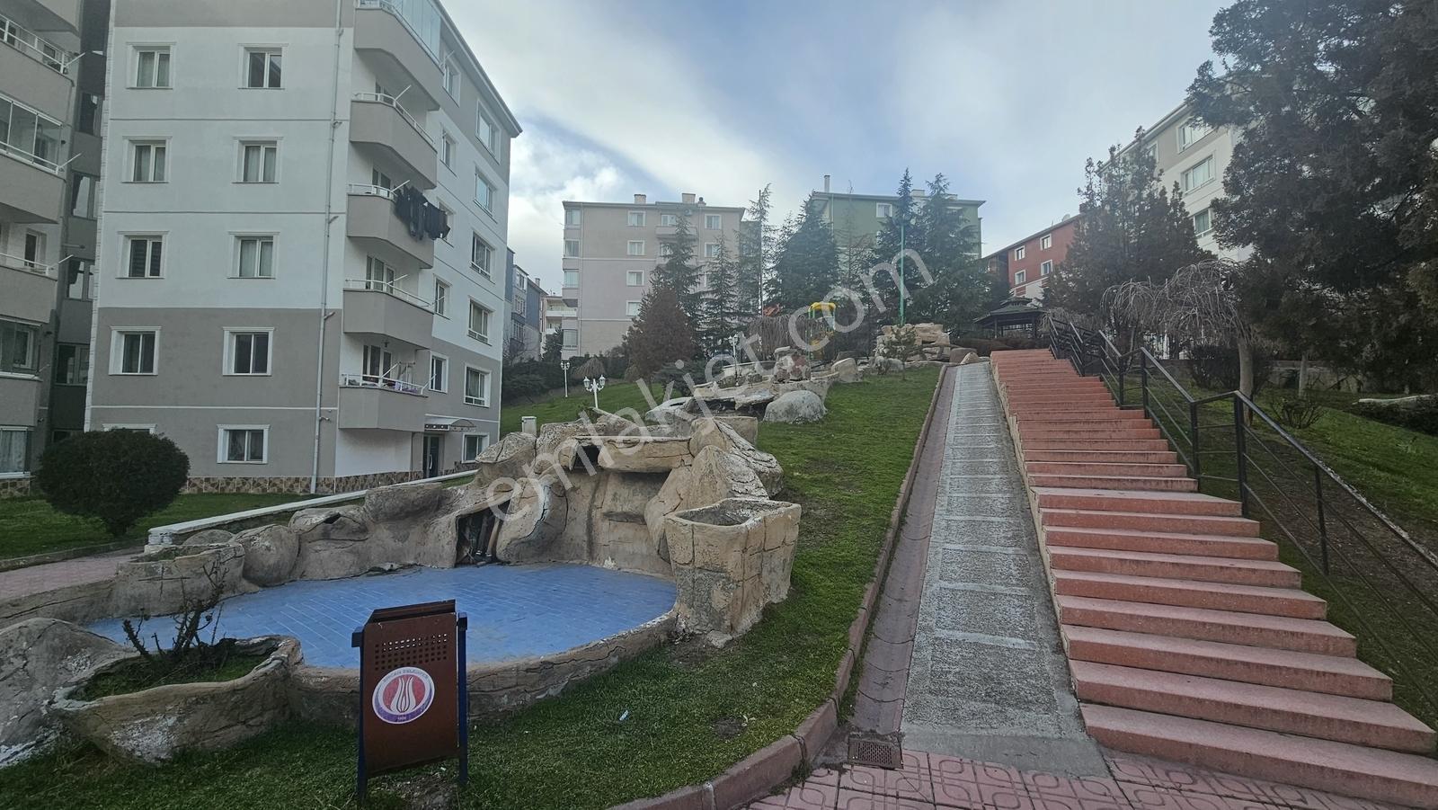 Elvankent'te Site İçi Geniş Peyzajlı Yalıtımlı 110m2 Temiz Daire - Görsel 10