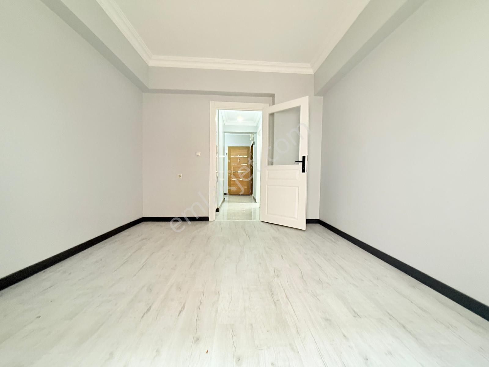 Yıldız'dan Çarşı İçinde Altında Daire Olan E.banyolu 2+1 Y.giriş - Görsel 18