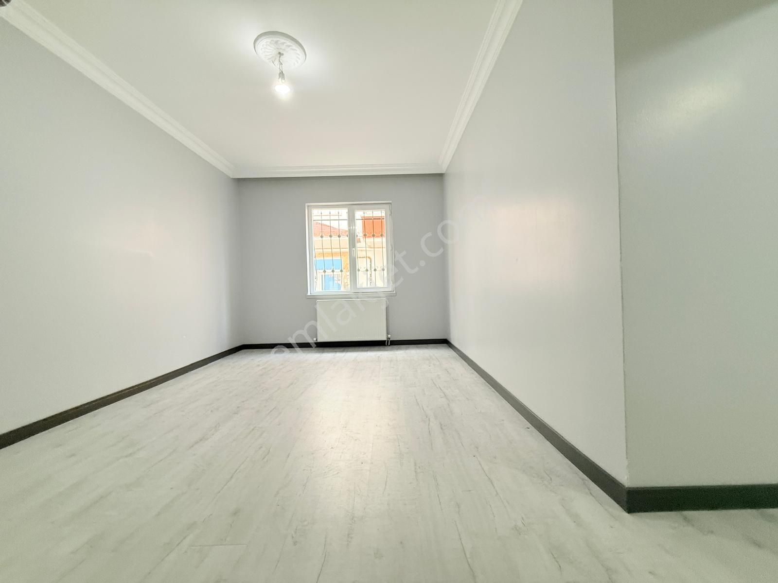 Yıldız'dan Çarşı İçinde Altında Daire Olan E.banyolu 2+1 Y.giriş - Görsel 21