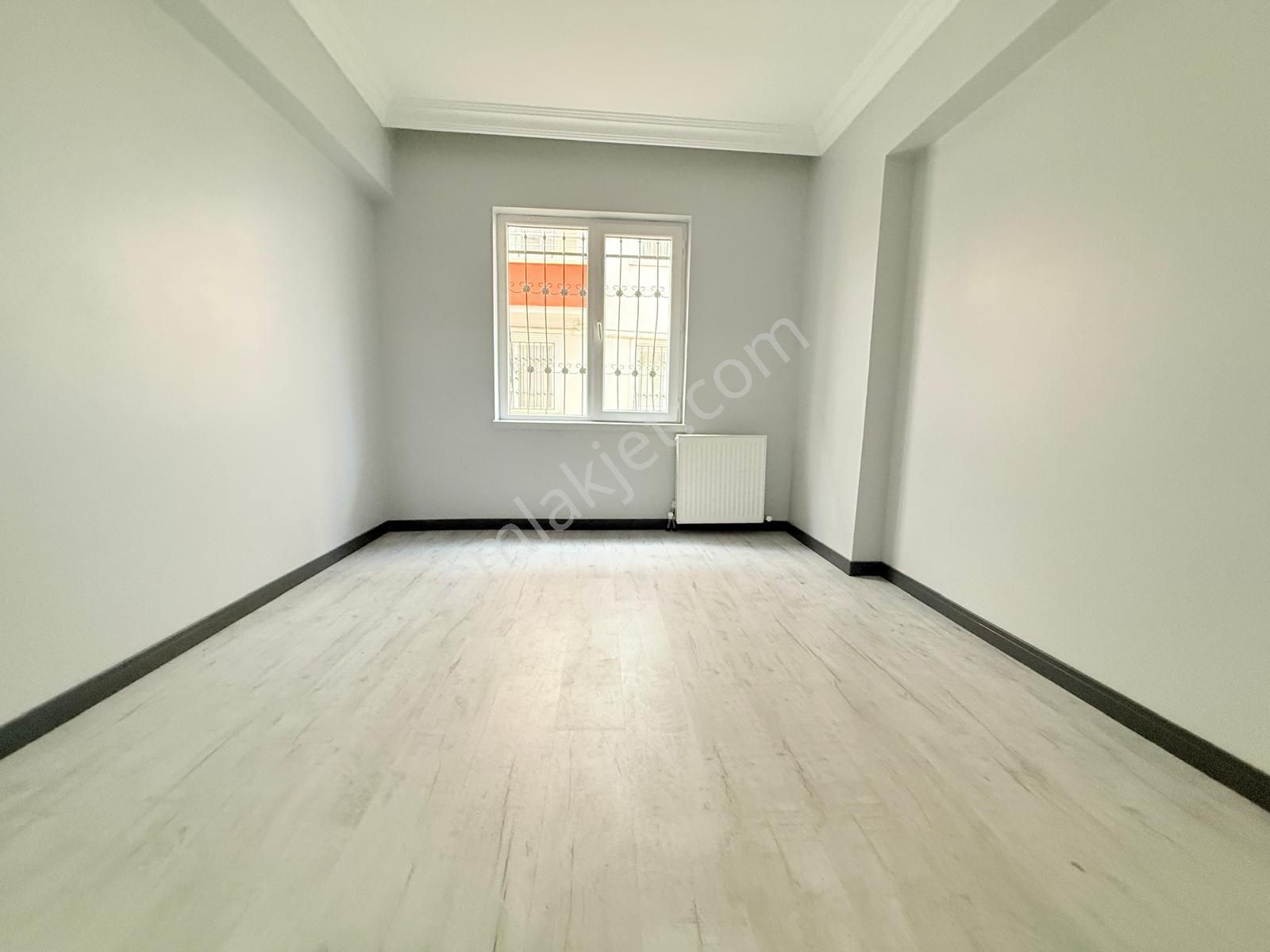 Yıldız'dan Çarşı İçinde Altında Daire Olan E.banyolu 2+1 Y.giriş - Görsel 15