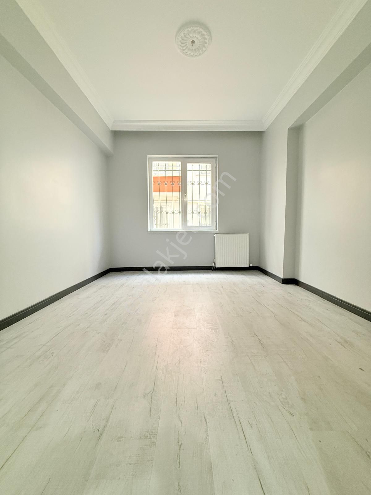 Yıldız'dan Çarşı İçinde Altında Daire Olan E.banyolu 2+1 Y.giriş - Görsel 25