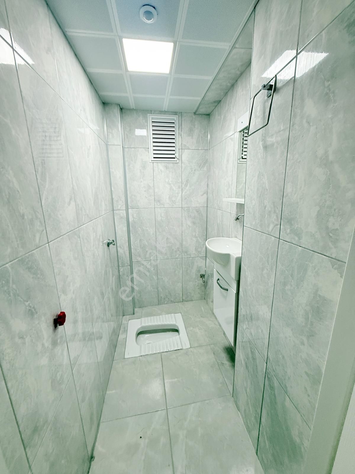 Yıldız'dan Çarşı İçinde Altında Daire Olan E.banyolu 2+1 Y.giriş - Görsel 12