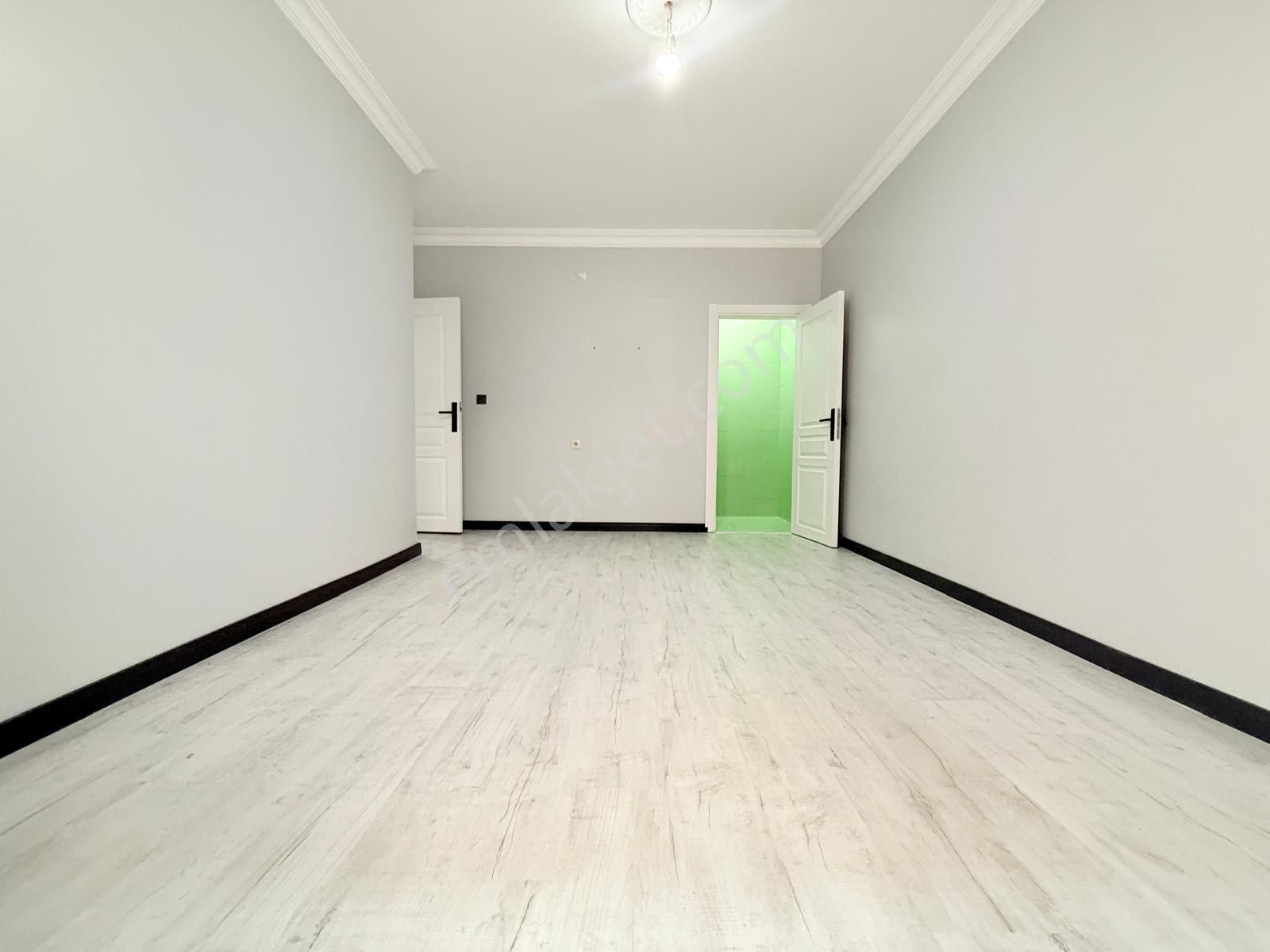 Yıldız'dan Çarşı İçinde Altında Daire Olan E.banyolu 2+1 Y.giriş - Görsel 23