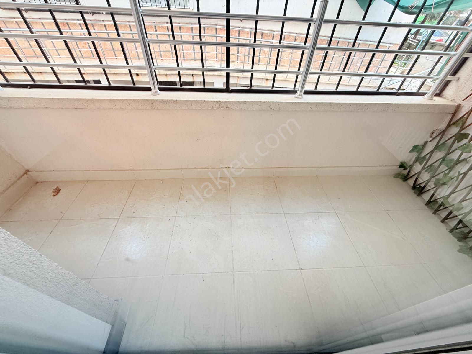 Yıldız'dan Çarşı İçinde Altında Daire Olan E.banyolu 2+1 Y.giriş - Görsel 8