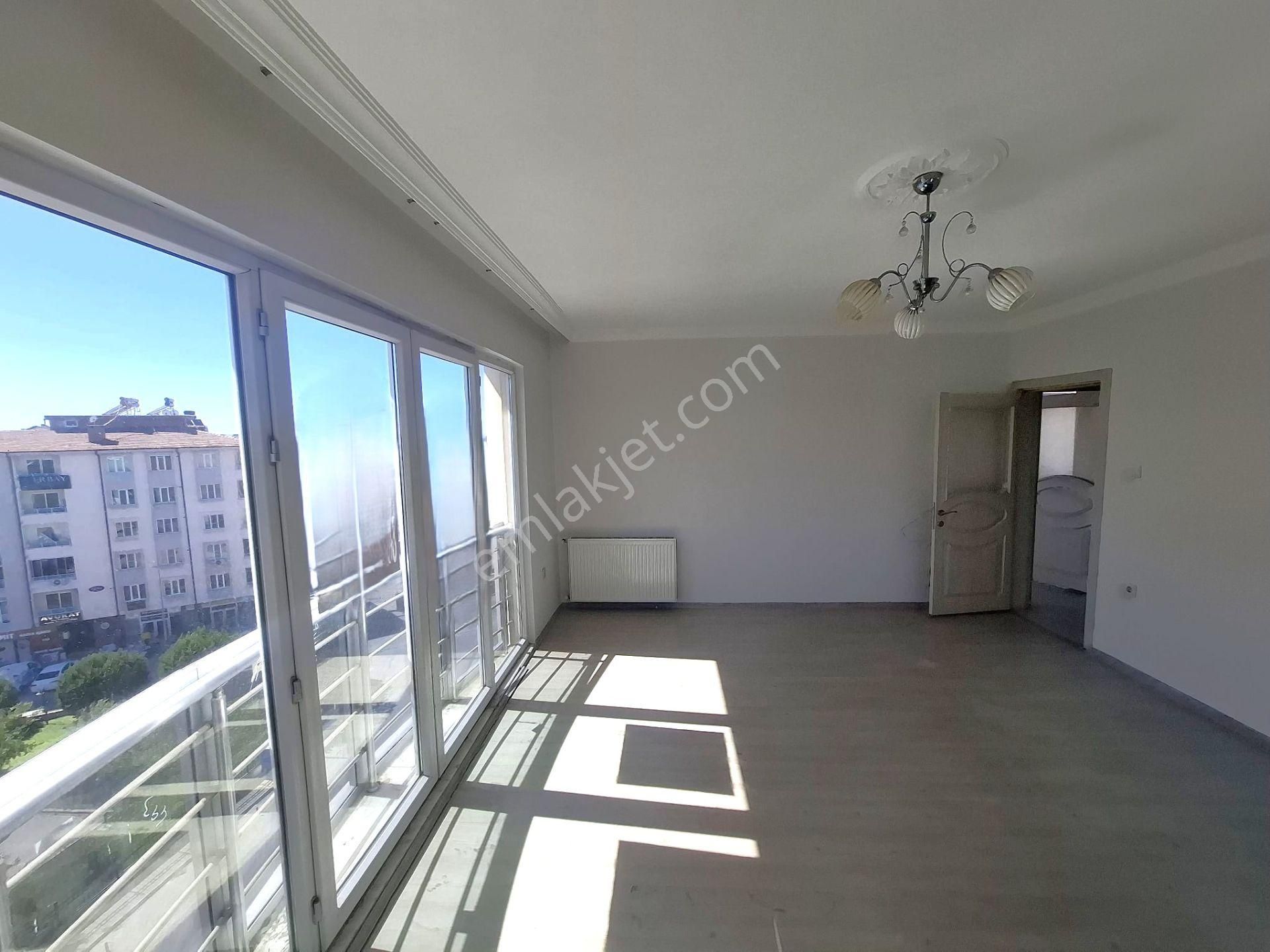 Akman'dan Adliye Binasına Cepheli Büro/ofis Ve İkamet İçin Kiralık Daire - Görsel 9