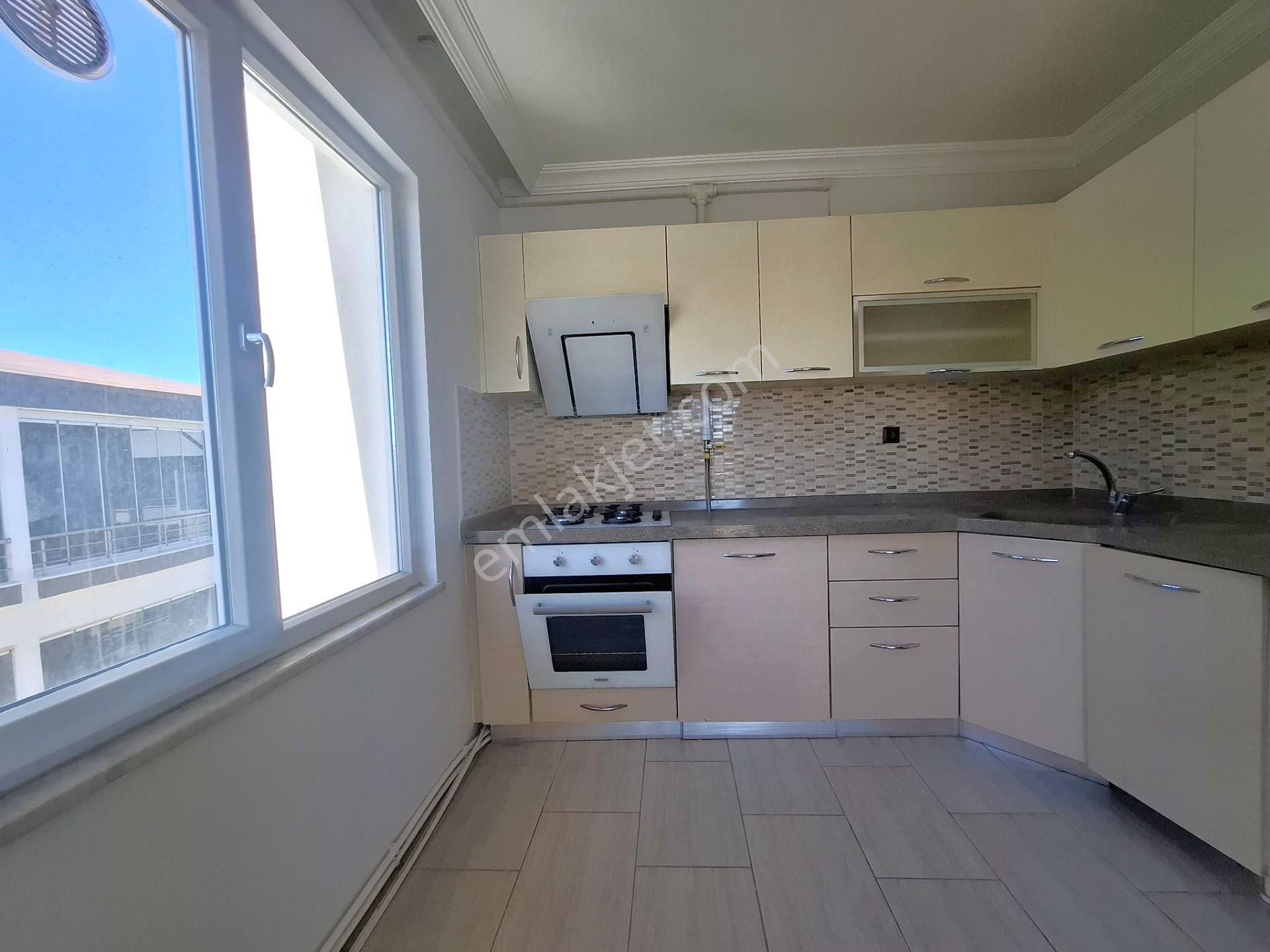 Akman'dan Adliye Binasına Cepheli Büro/ofis Ve İkamet İçin Kiralık Daire - Görsel 3