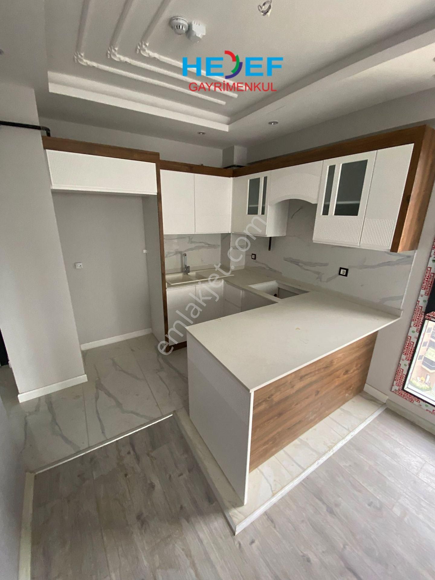 Hedef'ten Tece'de Site İçerisinde Havuzlu 1+1 Daire