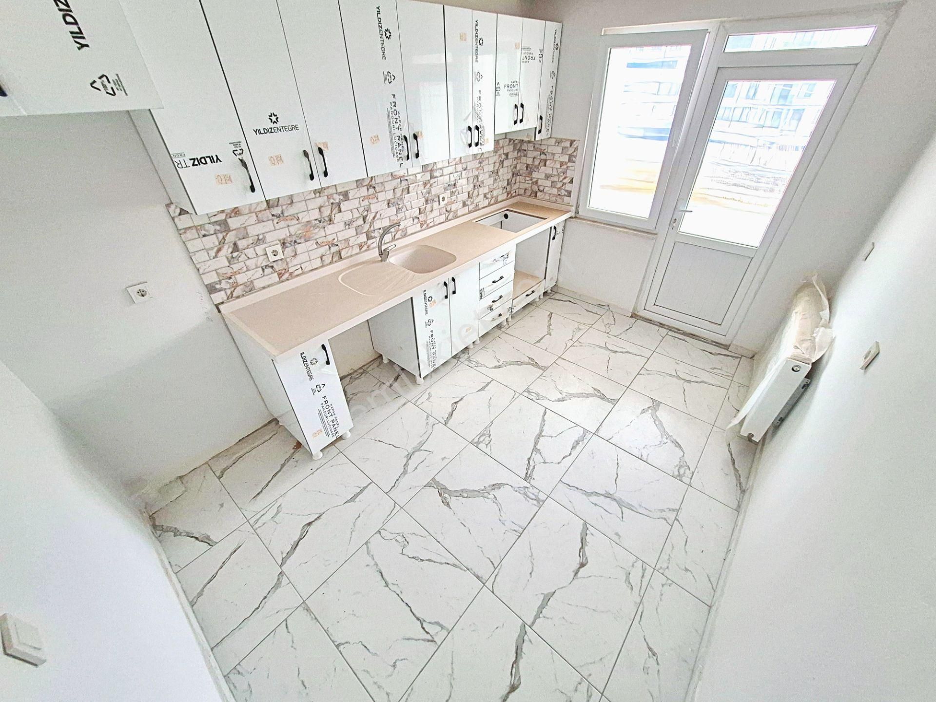 🌀gültaş Emlaktan Satılık Edremit Merkezde İskanlı Ön Cephe Asansörlü Ebeveyn Banyolu 3+1 Daire