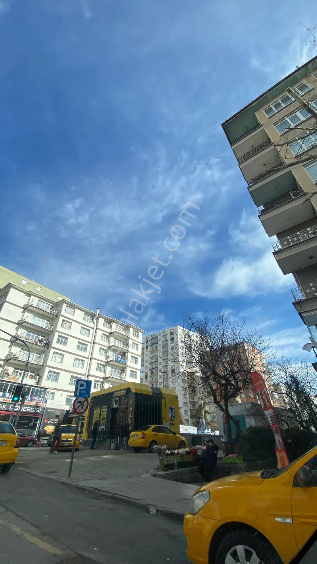 Arslan Emlaktan Metronun Yanında Satılık Daire - Görsel 3