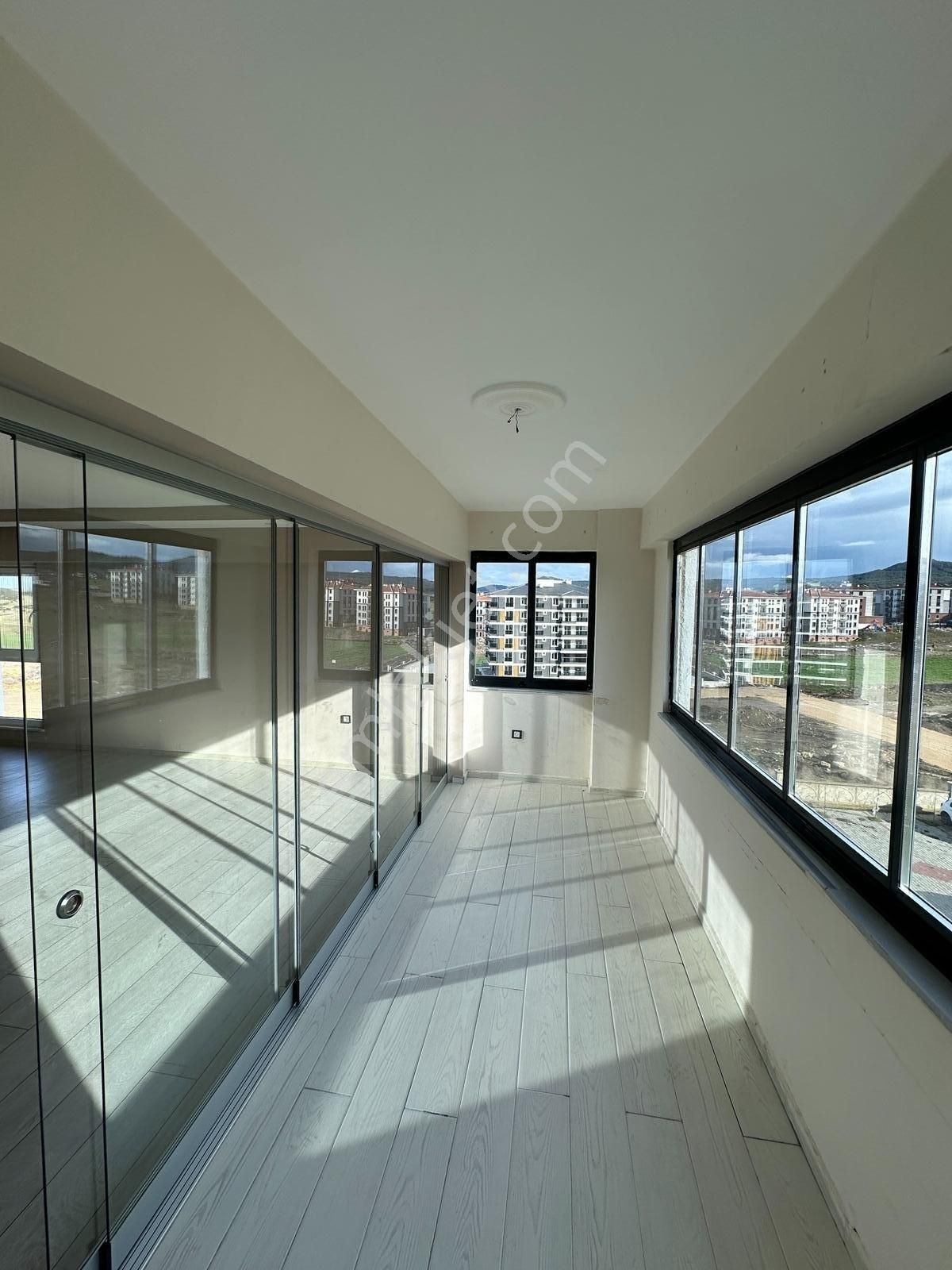 Ege Emlak'tan Yeni Mahalle De 3+1 Kiralık Daire - Görsel 23