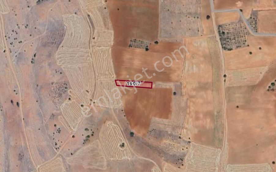 Karaman Merkez Kızılyaka Köyünde 1.248 M² Bağ Satılıktır