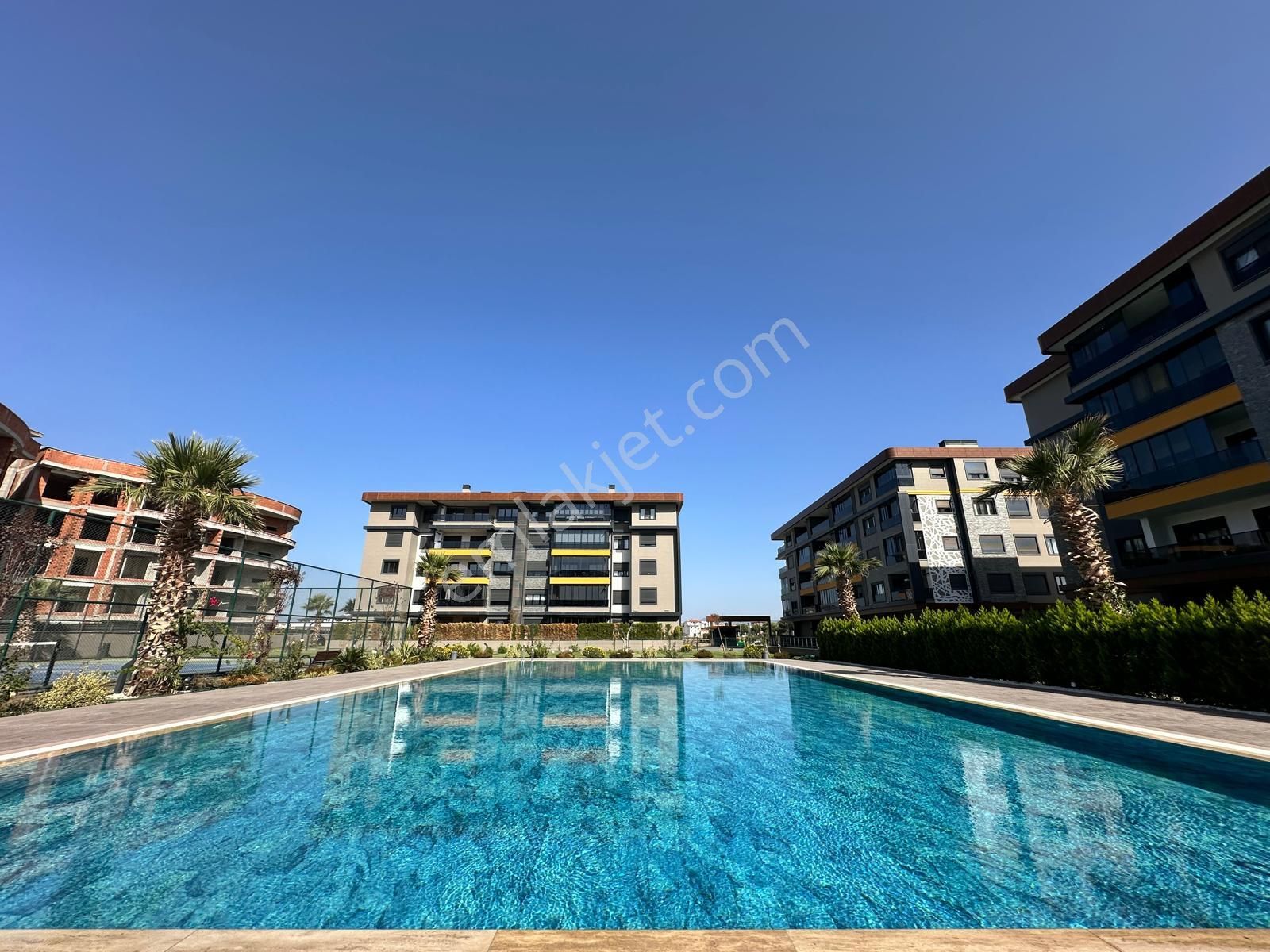 ✨ay Emlaktan✨ören Bahçelievler'de Güvenlikli Bahçe Kullanımlı Havuzlu Ayrı Mutfak Satılık 2+1 Daire - Görsel 4