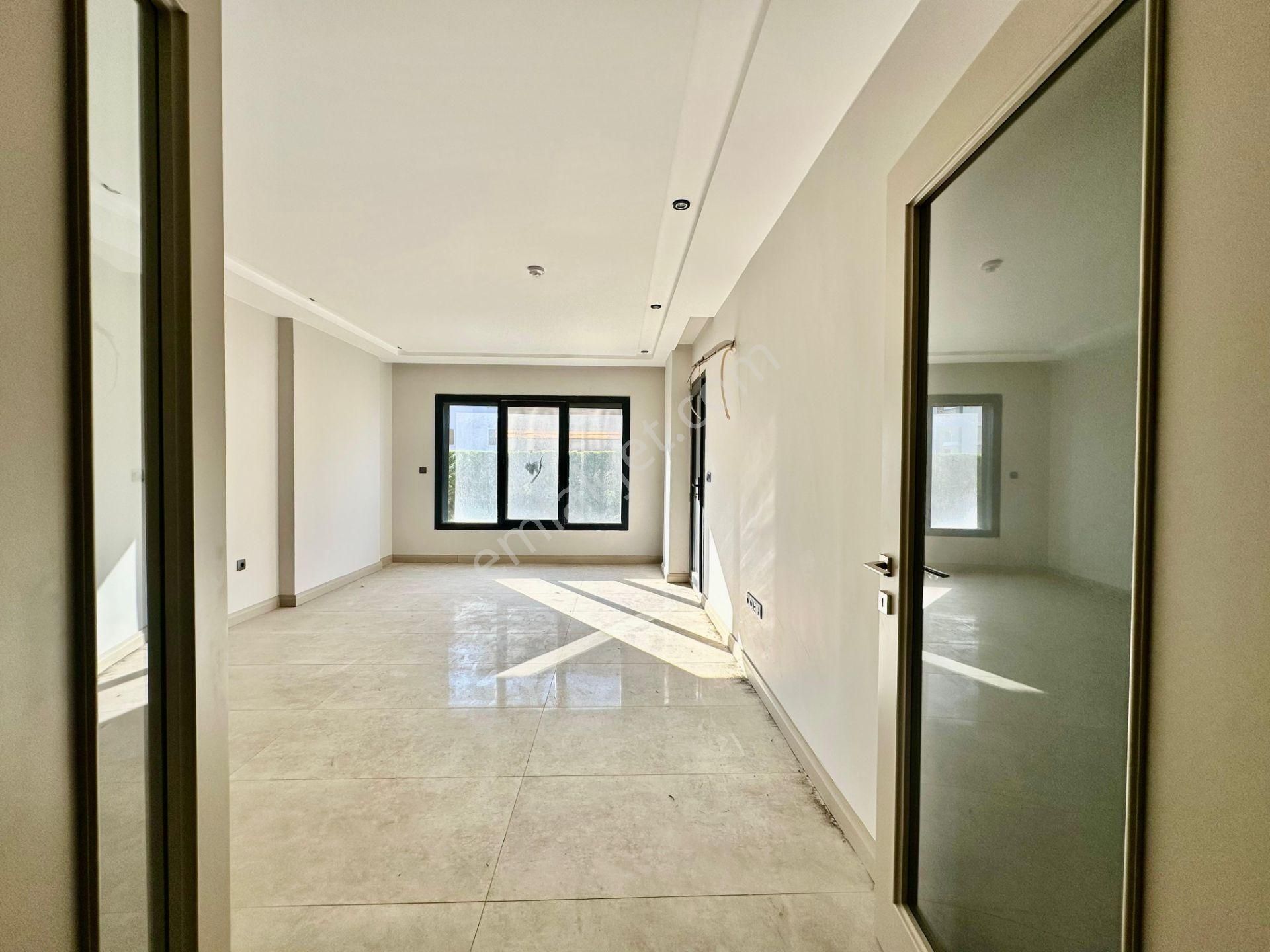 ✨ay Emlaktan✨ören Bahçelievler'de Güvenlikli Bahçe Kullanımlı Havuzlu Ayrı Mutfak Satılık 2+1 Daire - Görsel 12