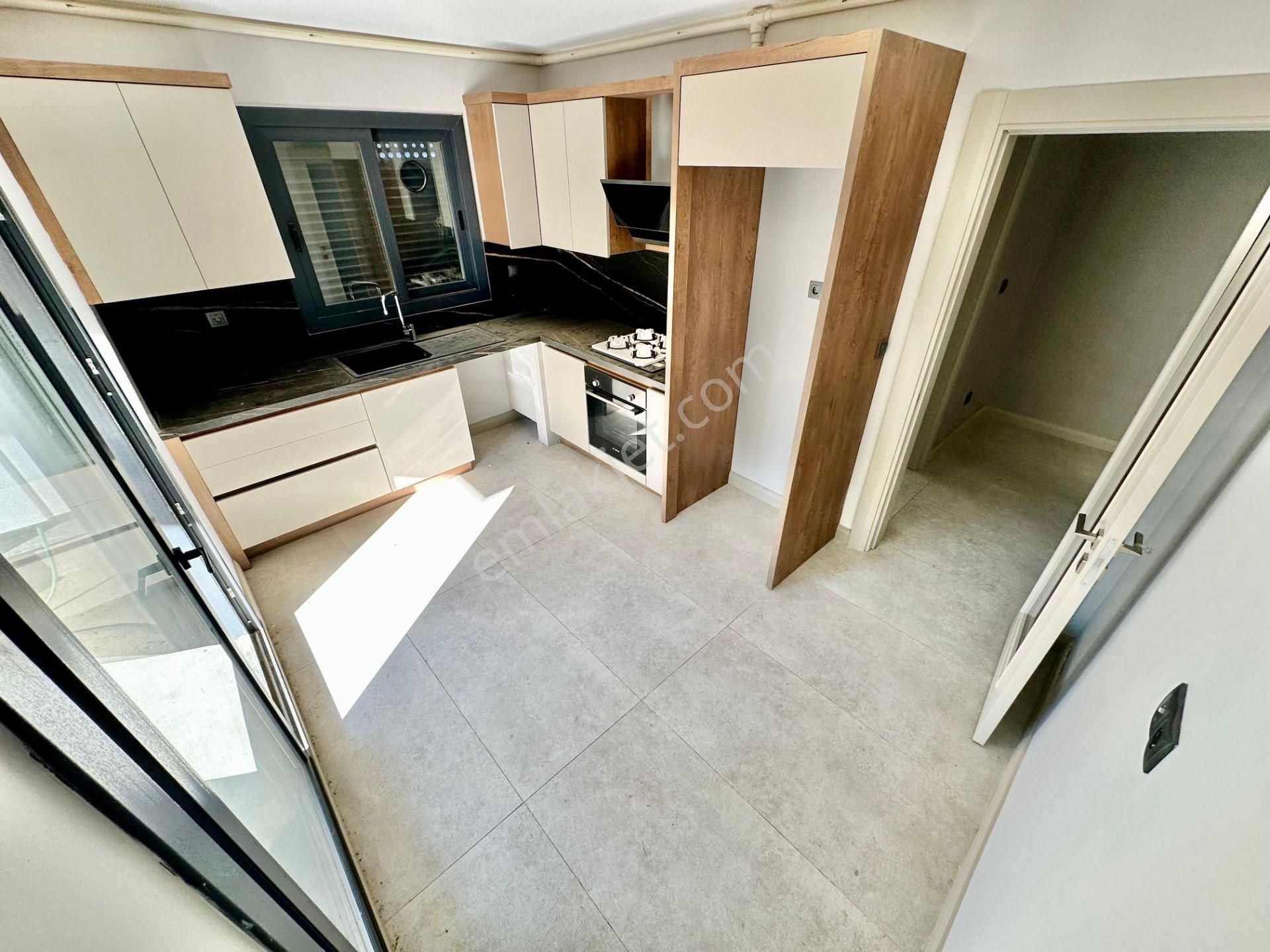 ✨ay Emlaktan✨ören Bahçelievler'de Güvenlikli Bahçe Kullanımlı Havuzlu Ayrı Mutfak Satılık 2+1 Daire - Görsel 10