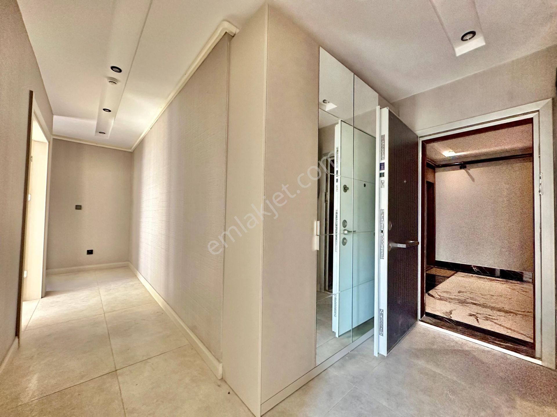 ✨ay Emlaktan✨ören Bahçelievler'de Güvenlikli Bahçe Kullanımlı Havuzlu Ayrı Mutfak Satılık 2+1 Daire - Görsel 27