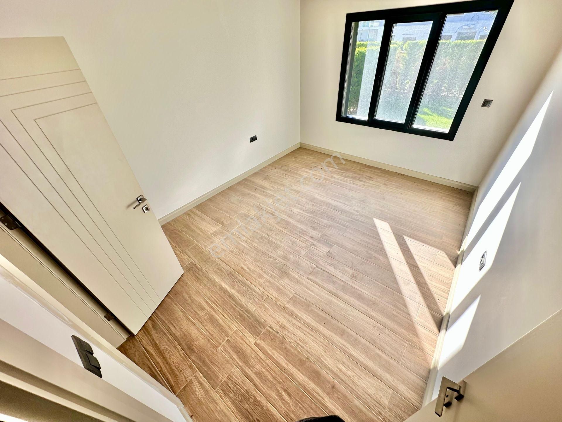 ✨ay Emlaktan✨ören Bahçelievler'de Güvenlikli Bahçe Kullanımlı Havuzlu Ayrı Mutfak Satılık 2+1 Daire - Görsel 23