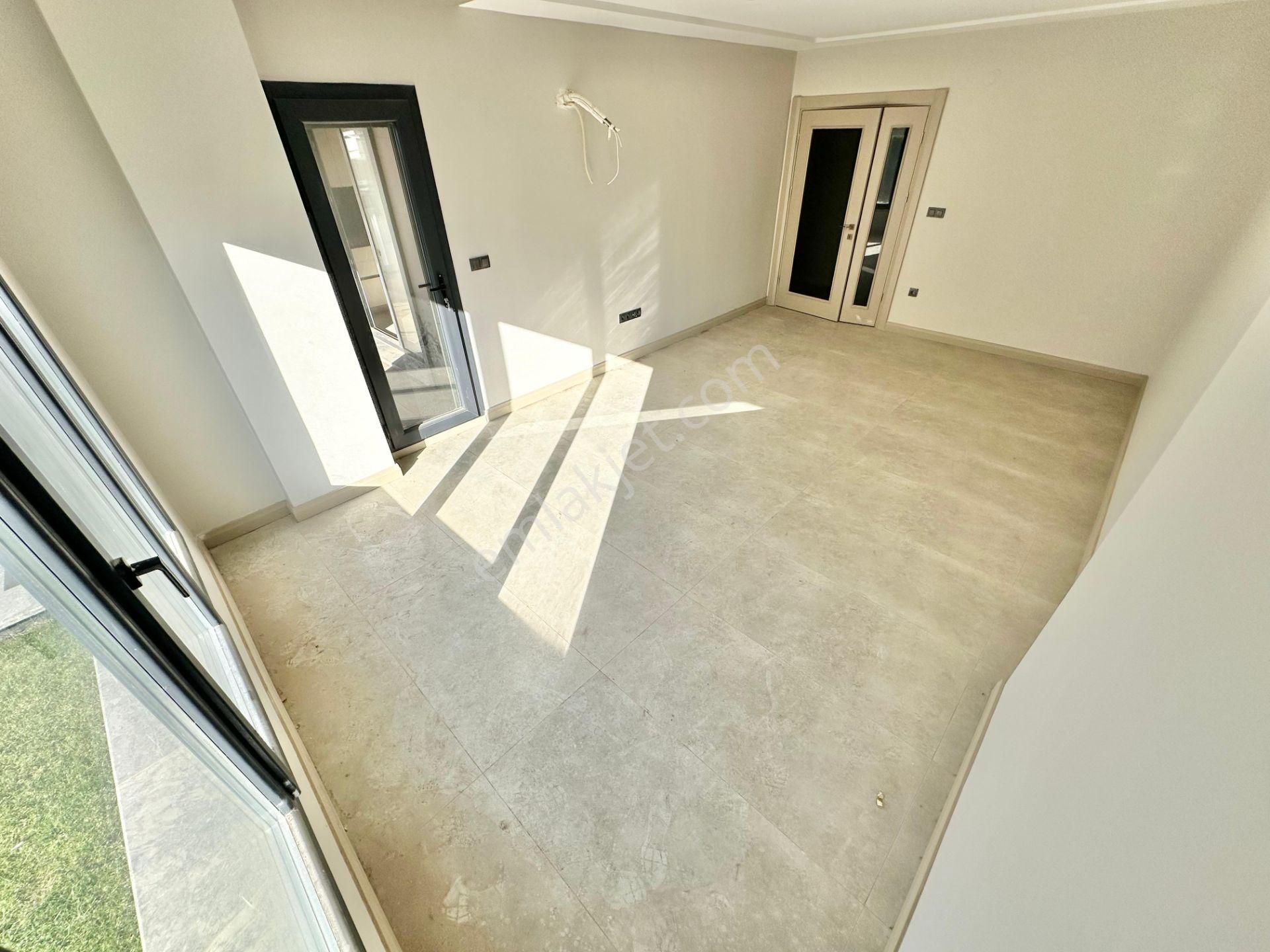 ✨ay Emlaktan✨ören Bahçelievler'de Güvenlikli Bahçe Kullanımlı Havuzlu Ayrı Mutfak Satılık 2+1 Daire - Görsel 13