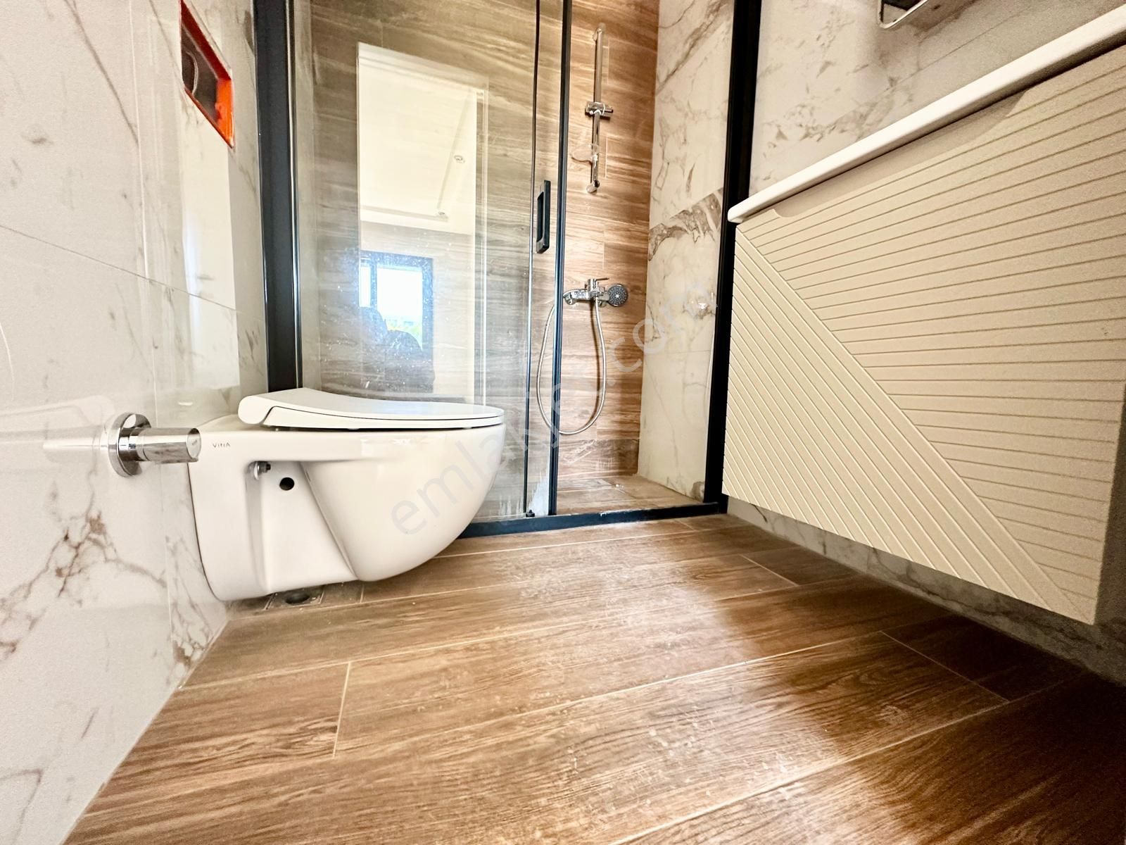 ✨ay Emlaktan✨ören Bahçelievler'de Güvenlikli Bahçe Kullanımlı Havuzlu Ayrı Mutfak Satılık 2+1 Daire - Görsel 33