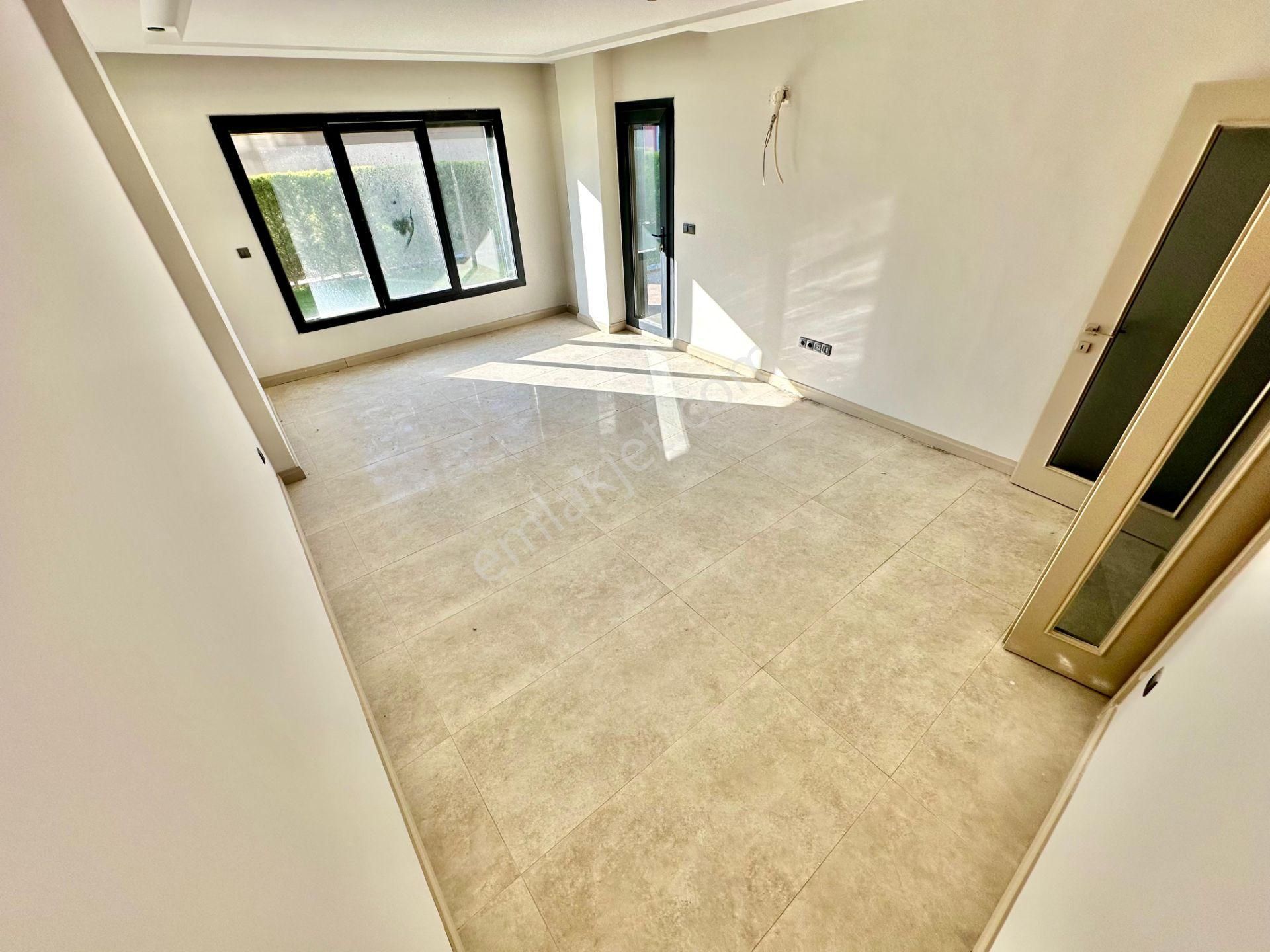 ✨ay Emlaktan✨ören Bahçelievler'de Güvenlikli Bahçe Kullanımlı Havuzlu Ayrı Mutfak Satılık 2+1 Daire - Görsel 14