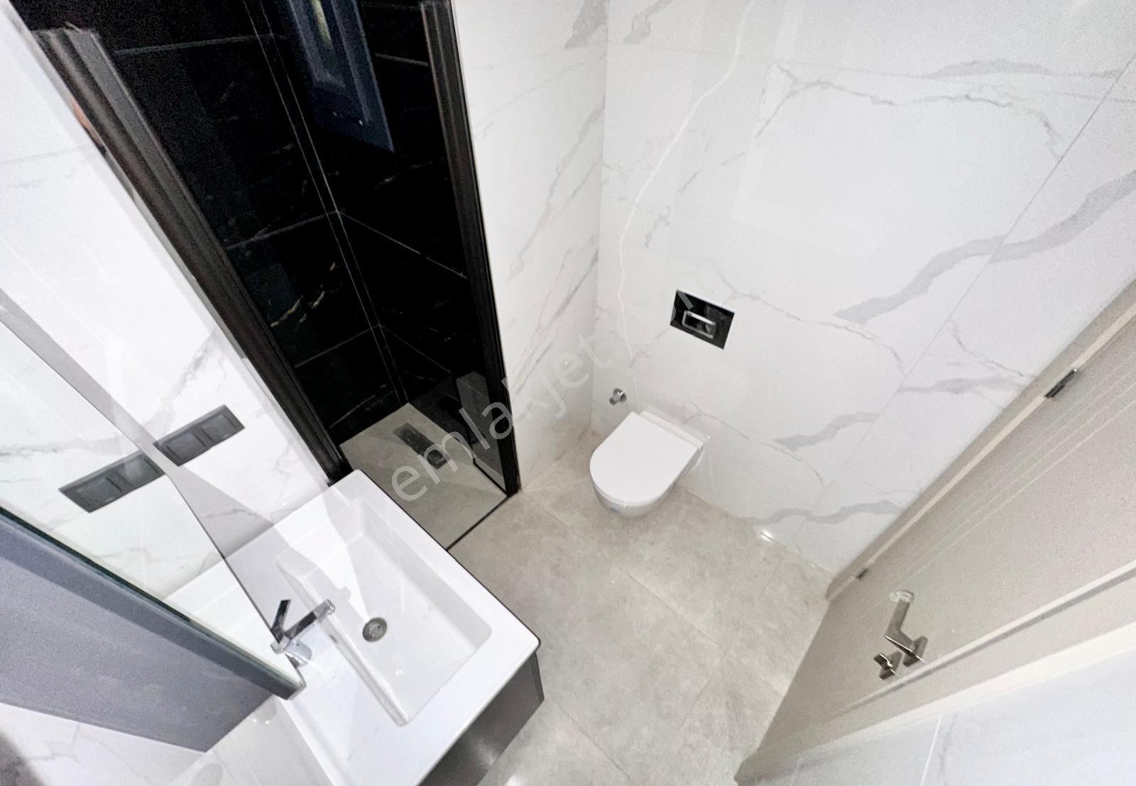 ✨ay Emlaktan✨ören Bahçelievler'de Güvenlikli Bahçe Kullanımlı Havuzlu Ayrı Mutfak Satılık 2+1 Daire - Görsel 30