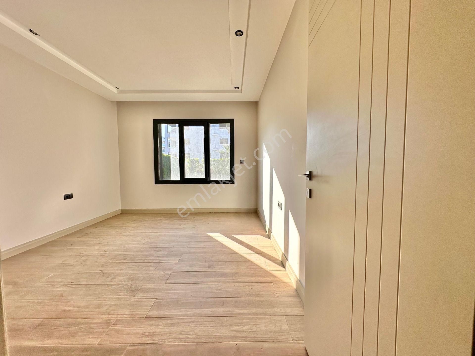 ✨ay Emlaktan✨ören Bahçelievler'de Güvenlikli Bahçe Kullanımlı Havuzlu Ayrı Mutfak Satılık 2+1 Daire - Görsel 24