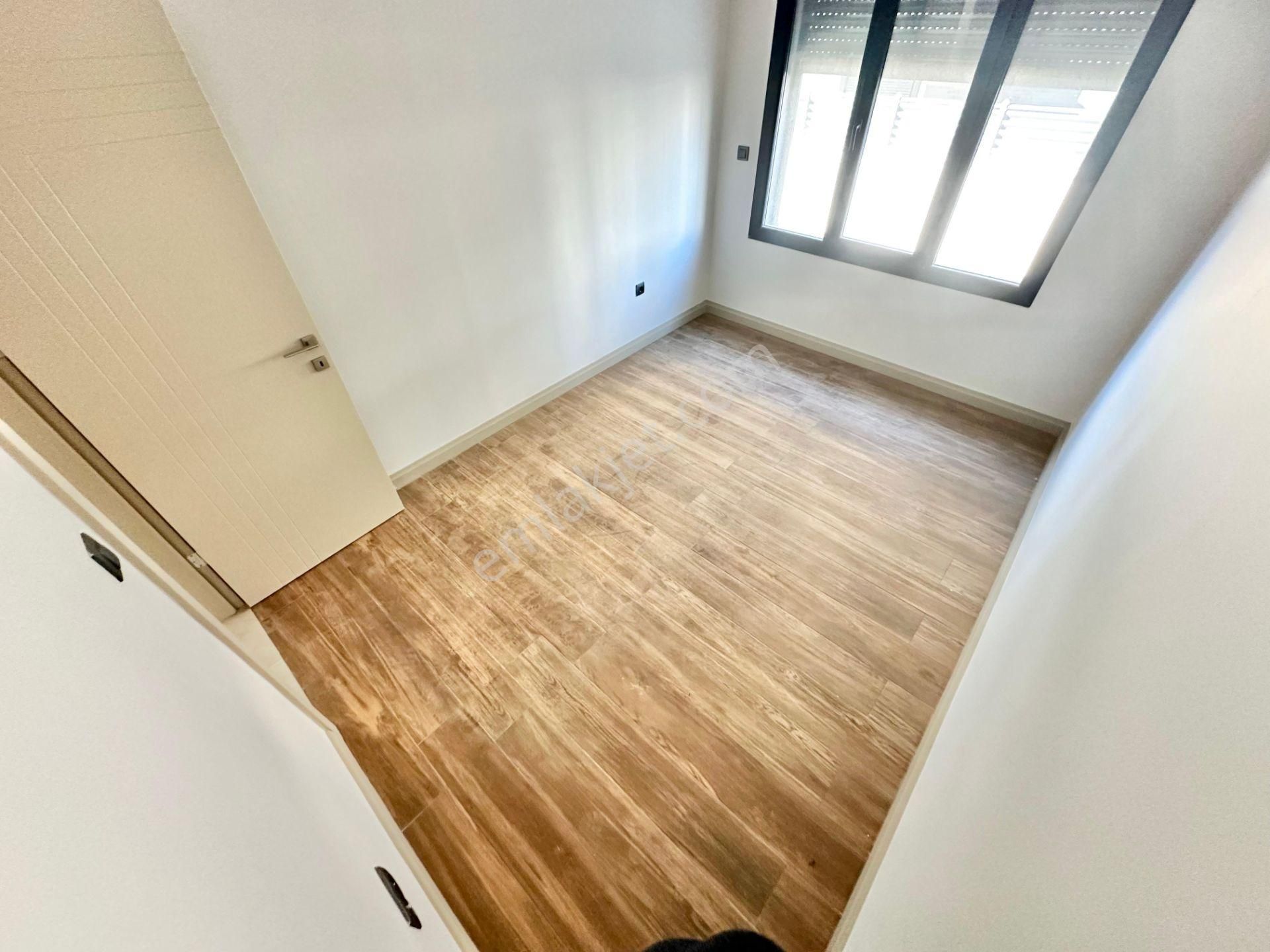 ✨ay Emlaktan✨ören Bahçelievler'de Güvenlikli Bahçe Kullanımlı Havuzlu Ayrı Mutfak Satılık 2+1 Daire - Görsel 25