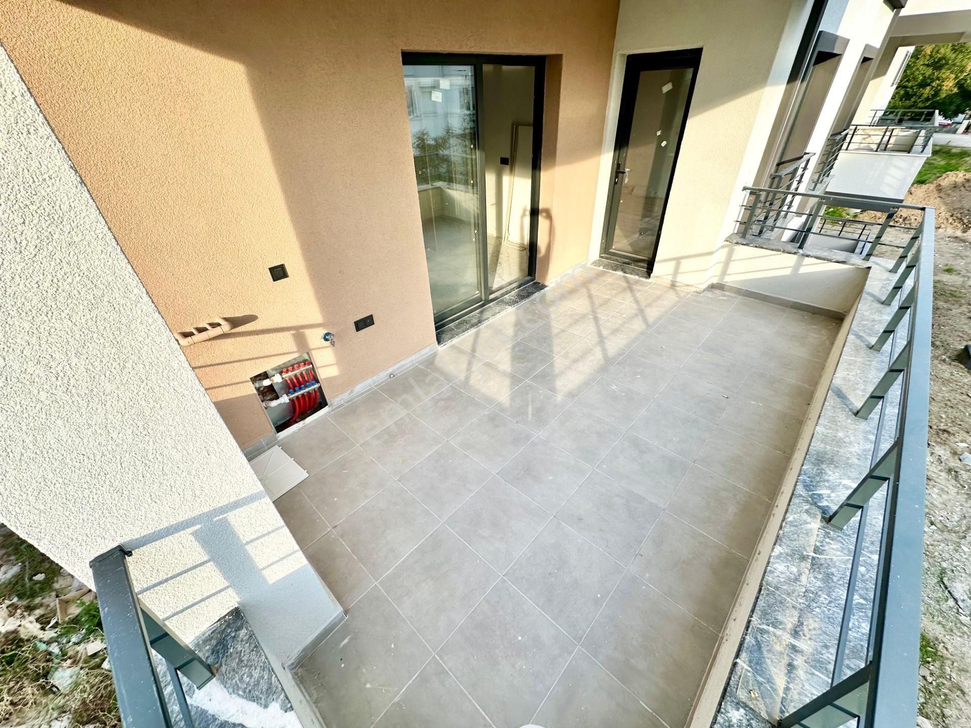 ꧁ay Emlaktan꧂avcılar'da Yüzme Havuzlu Lüks Butik Sitede Denize Sadece 300 Mt Satılık 2+1 Daire - Görsel 4