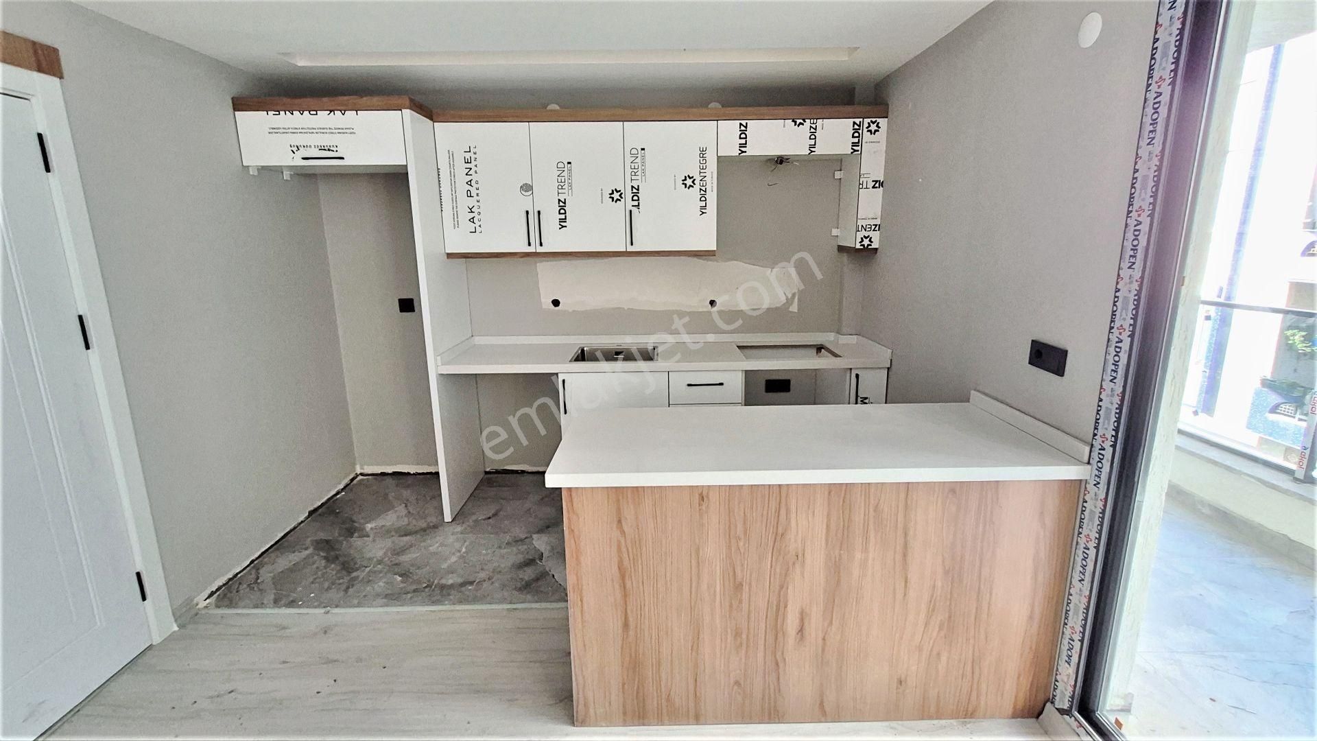 🌀gültaş Emlaktan Edremitte Satılık 2+1 Ara Kat Asansörlü Yerden Isıtmalı Çift Balkonlu 2+1 Daire