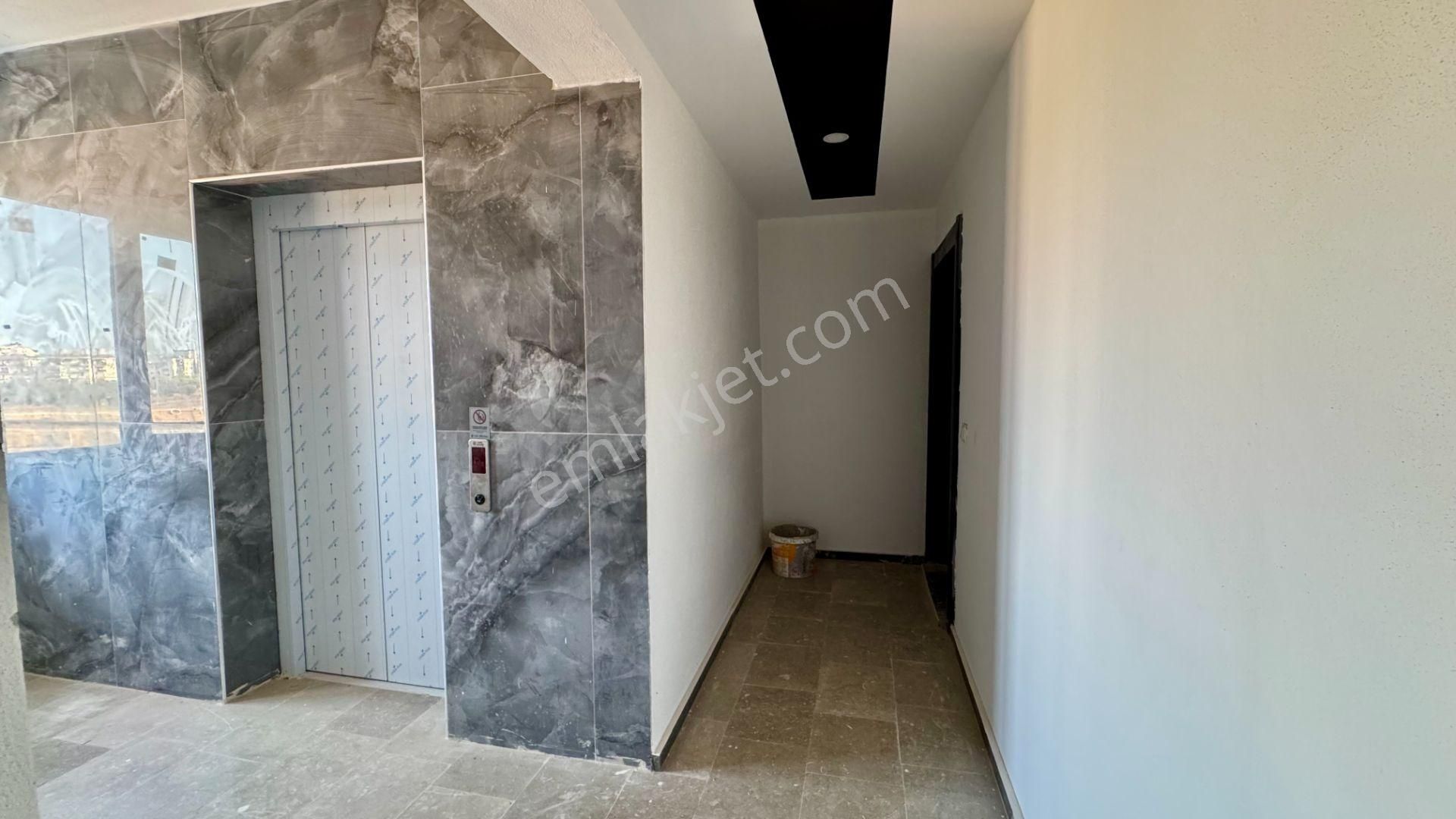 Aydoğmuş'ta Satılık Sıfır 2+1 Oturuma Hazır Daire - Görsel 21