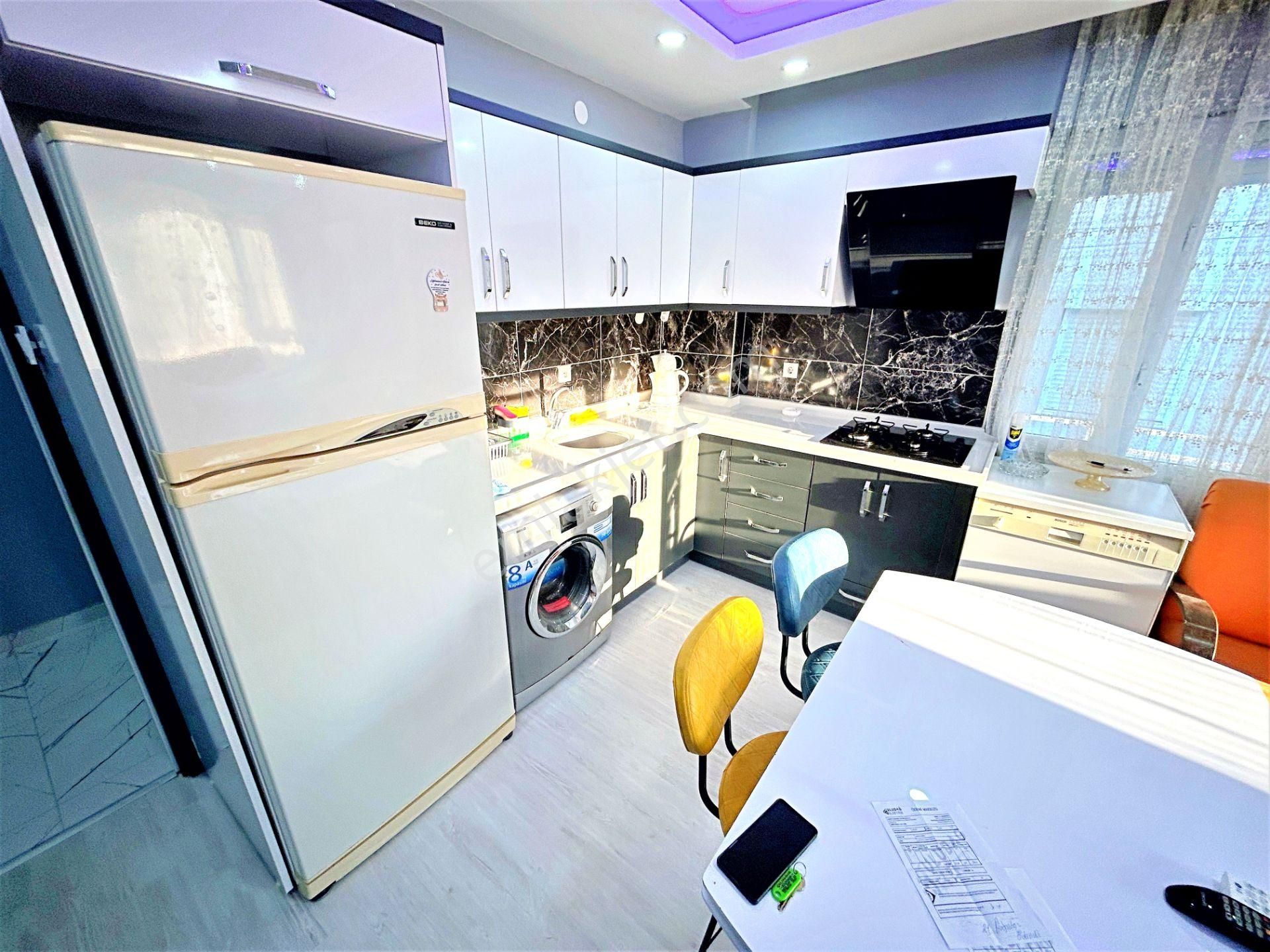 🌀yetki Gültaş Emlaktan Akçay Merkezde Satılık Denize 200m Full Eşyalı 2+1 Daire