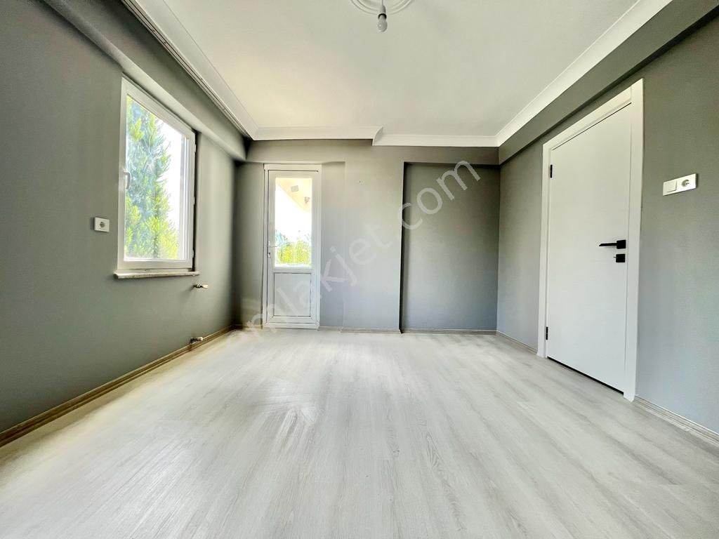 ✨ay Emlak'tan✨akçay'da Muhteşem Konumlu Kendine Ait Geniş Bahçeli Satılık 3+1 Müstakil Villa - Görsel 10