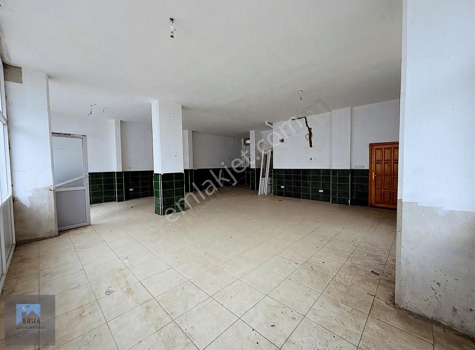 Erha Gayrimenkul'den Merkezi Konumda Satılık Dükkan & Depo - Görsel 2