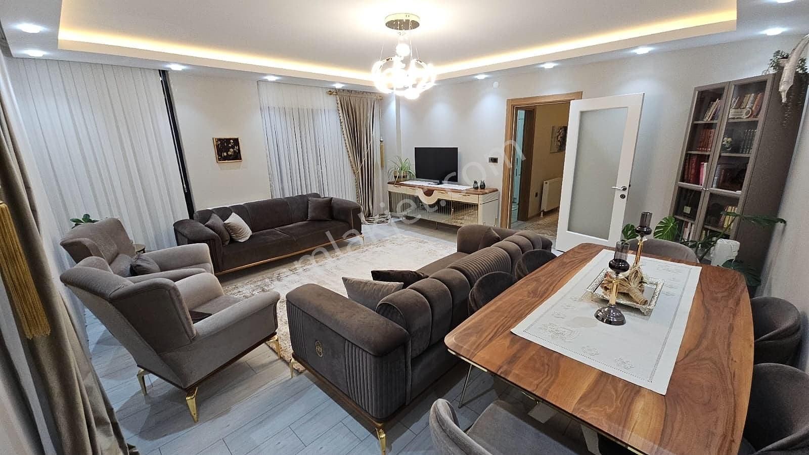 Araklı'da Güvenlikli Sitede Taşınmaya Hazır 3+1 Daire | Tekce