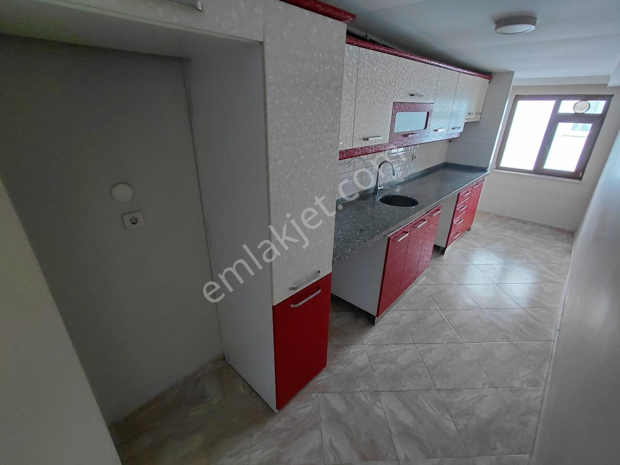Cadde Üzerinde Ulaşım Sorunsuz Manzaralı 1+1 Kiralık Teras Kat - Görsel 34
