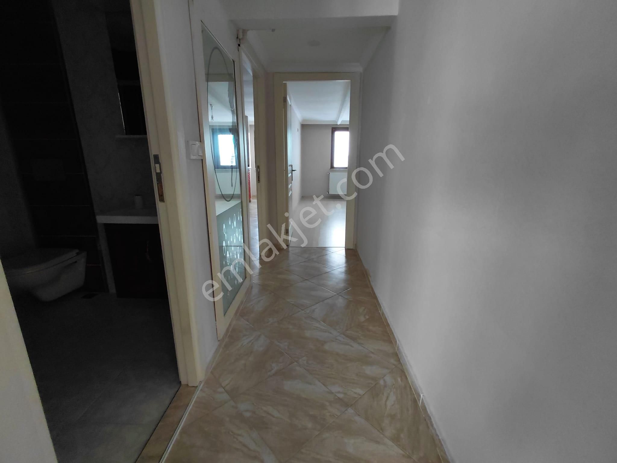 Cadde Üzerinde Ulaşım Sorunsuz Manzaralı 1+1 Kiralık Teras Kat - Görsel 23