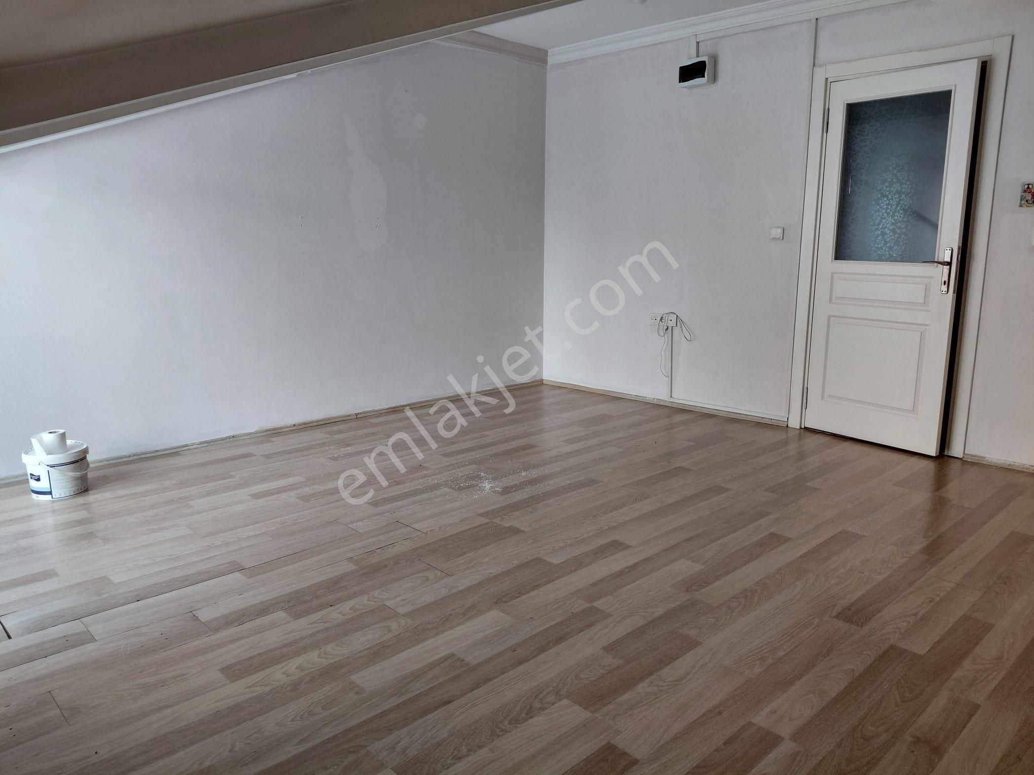 Cadde Üzerinde Ulaşım Sorunsuz Manzaralı 1+1 Kiralık Teras Kat - Görsel 12