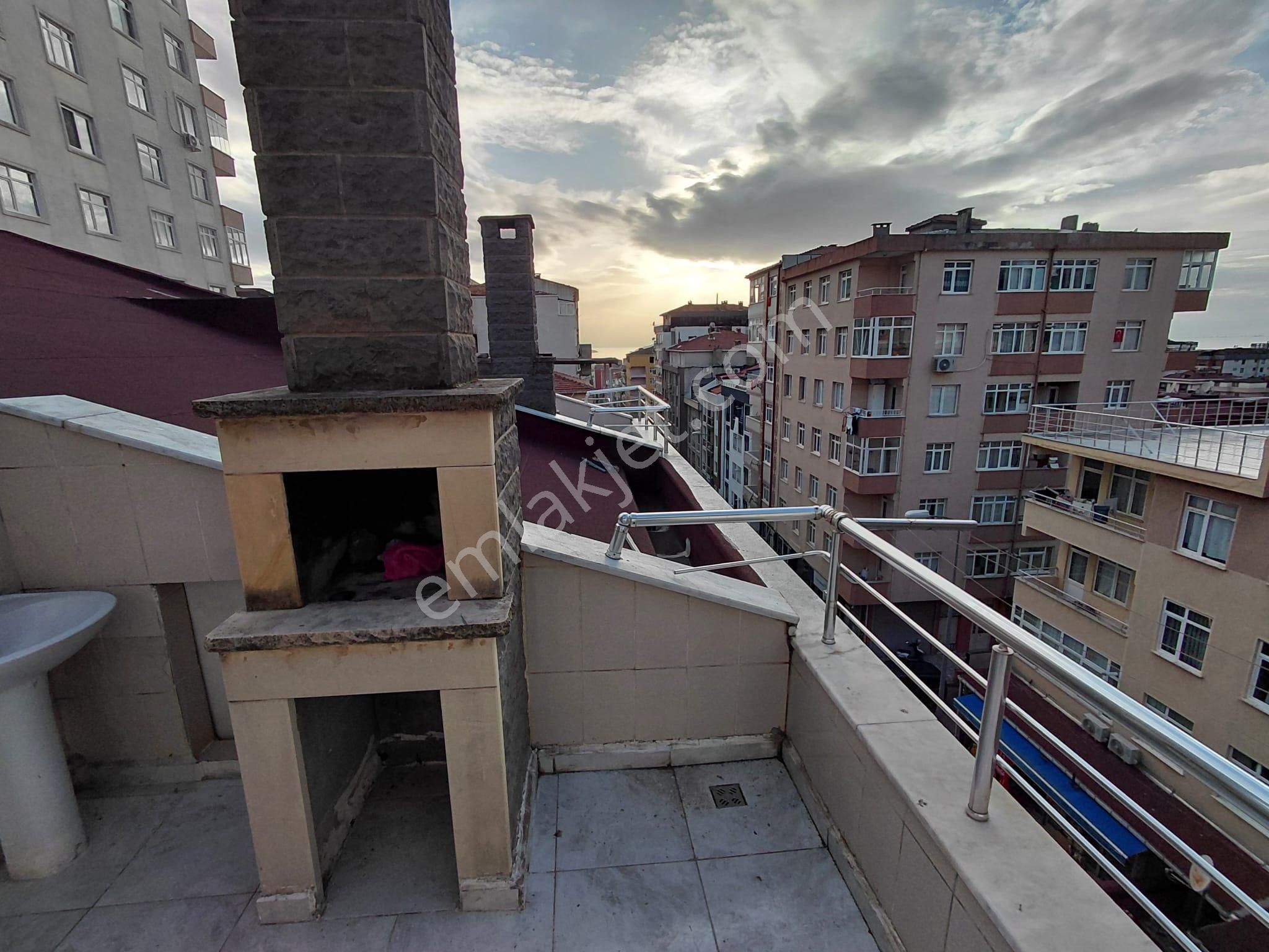 Cadde Üzerinde Ulaşım Sorunsuz Manzaralı 1+1 Kiralık Teras Kat - Görsel 3