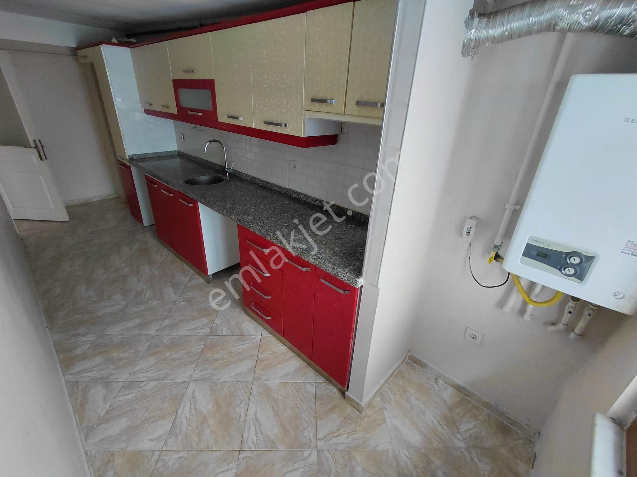 Cadde Üzerinde Ulaşım Sorunsuz Manzaralı 1+1 Kiralık Teras Kat - Görsel 31
