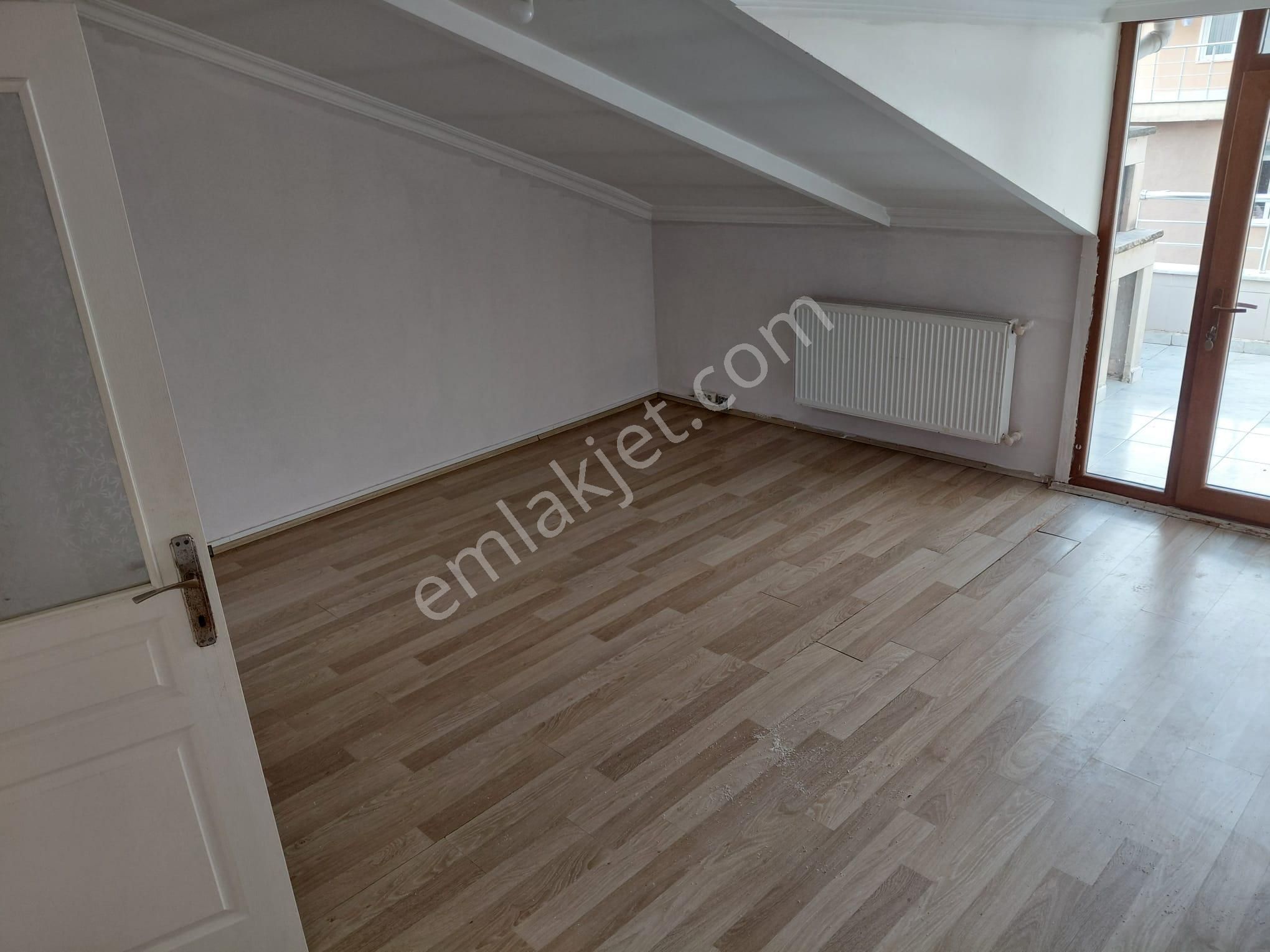 Cadde Üzerinde Ulaşım Sorunsuz Manzaralı 1+1 Kiralık Teras Kat - Görsel 16