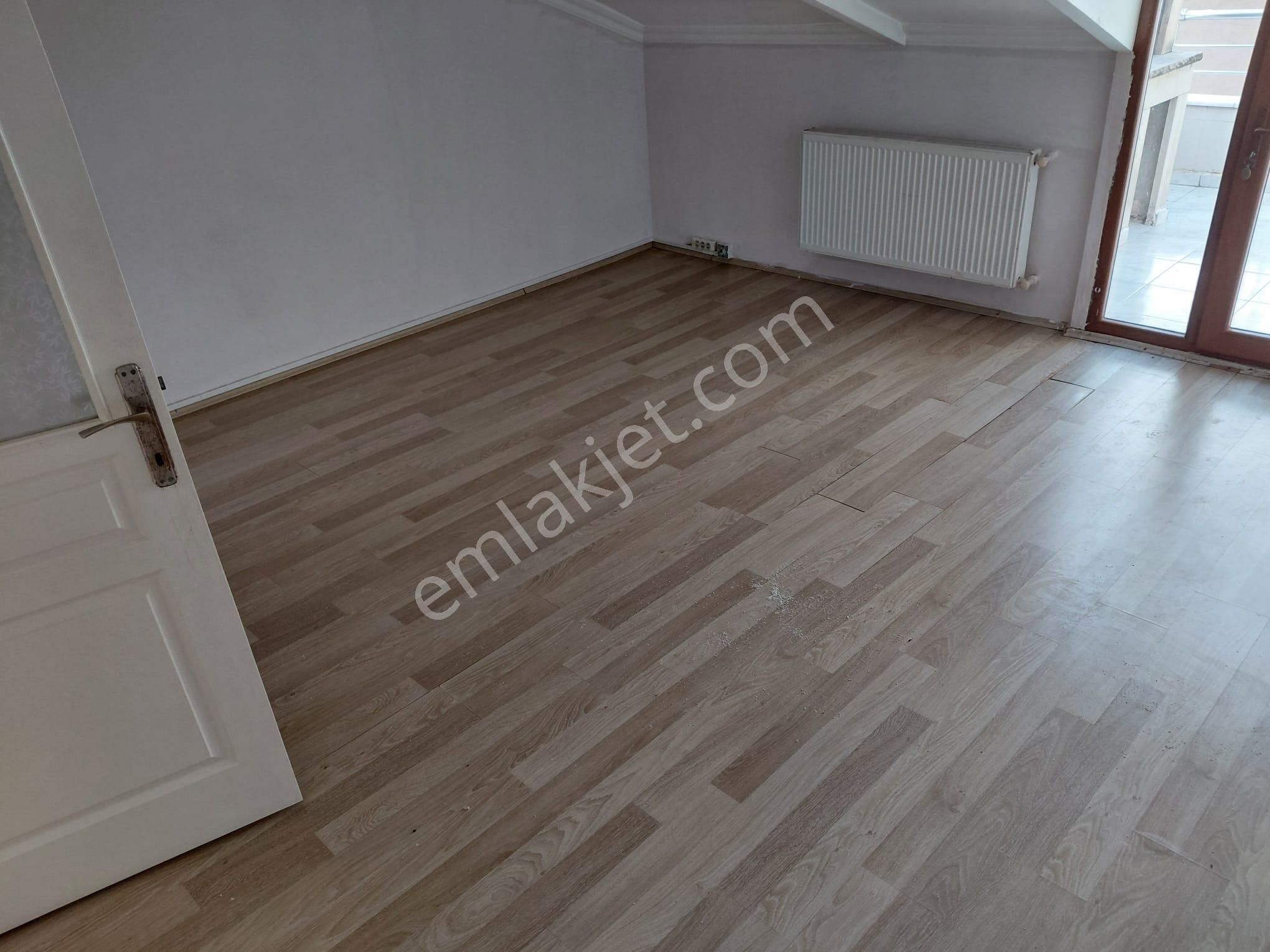 Cadde Üzerinde Ulaşım Sorunsuz Manzaralı 1+1 Kiralık Teras Kat - Görsel 17