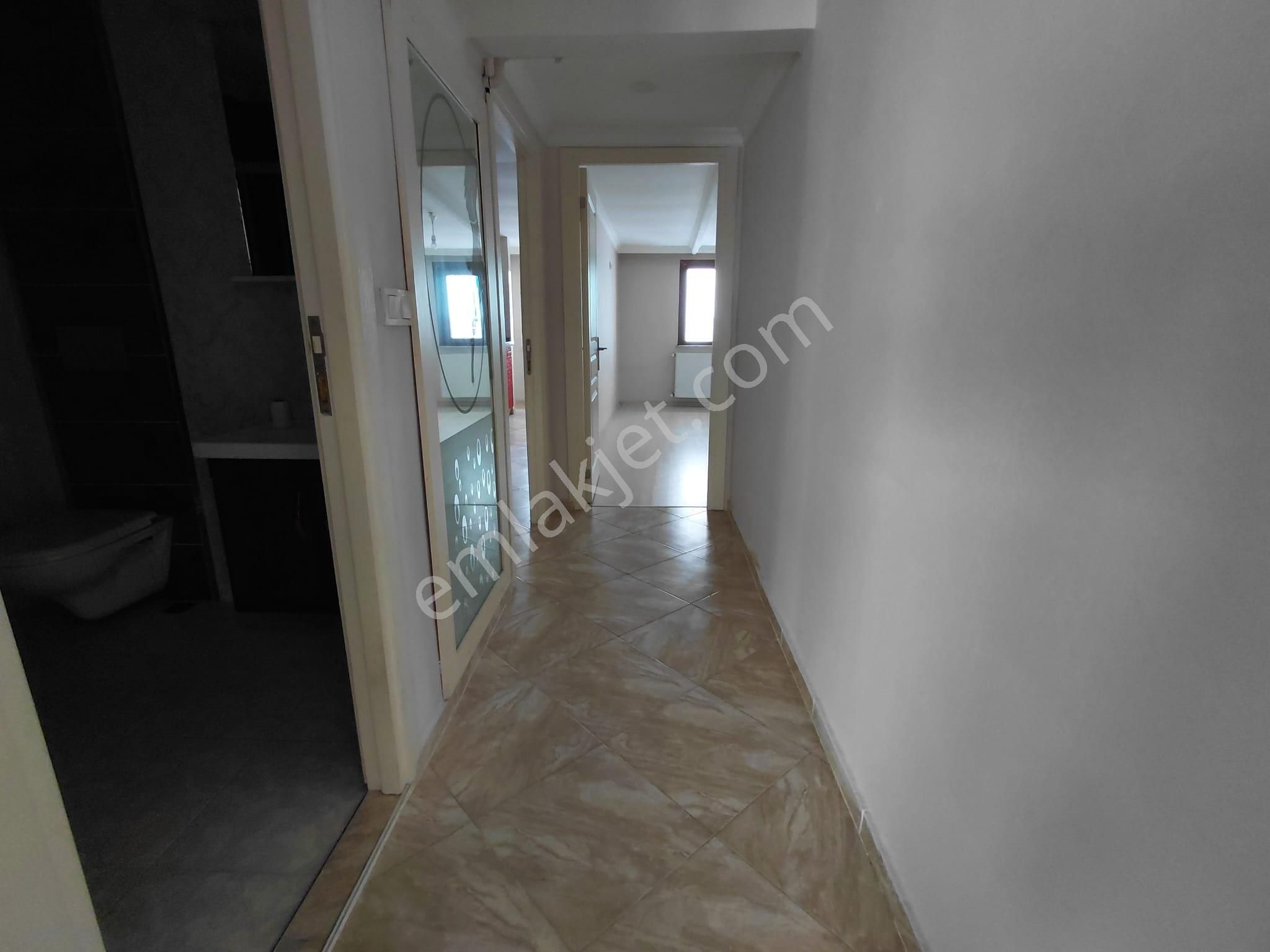 Cadde Üzerinde Ulaşım Sorunsuz Manzaralı 1+1 Kiralık Teras Kat - Görsel 22