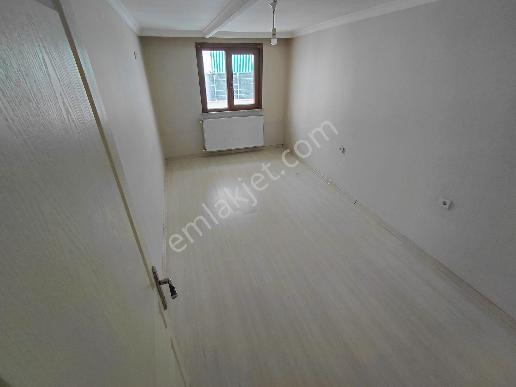 Cadde Üzerinde Ulaşım Sorunsuz Manzaralı 1+1 Kiralık Teras Kat - Görsel 28
