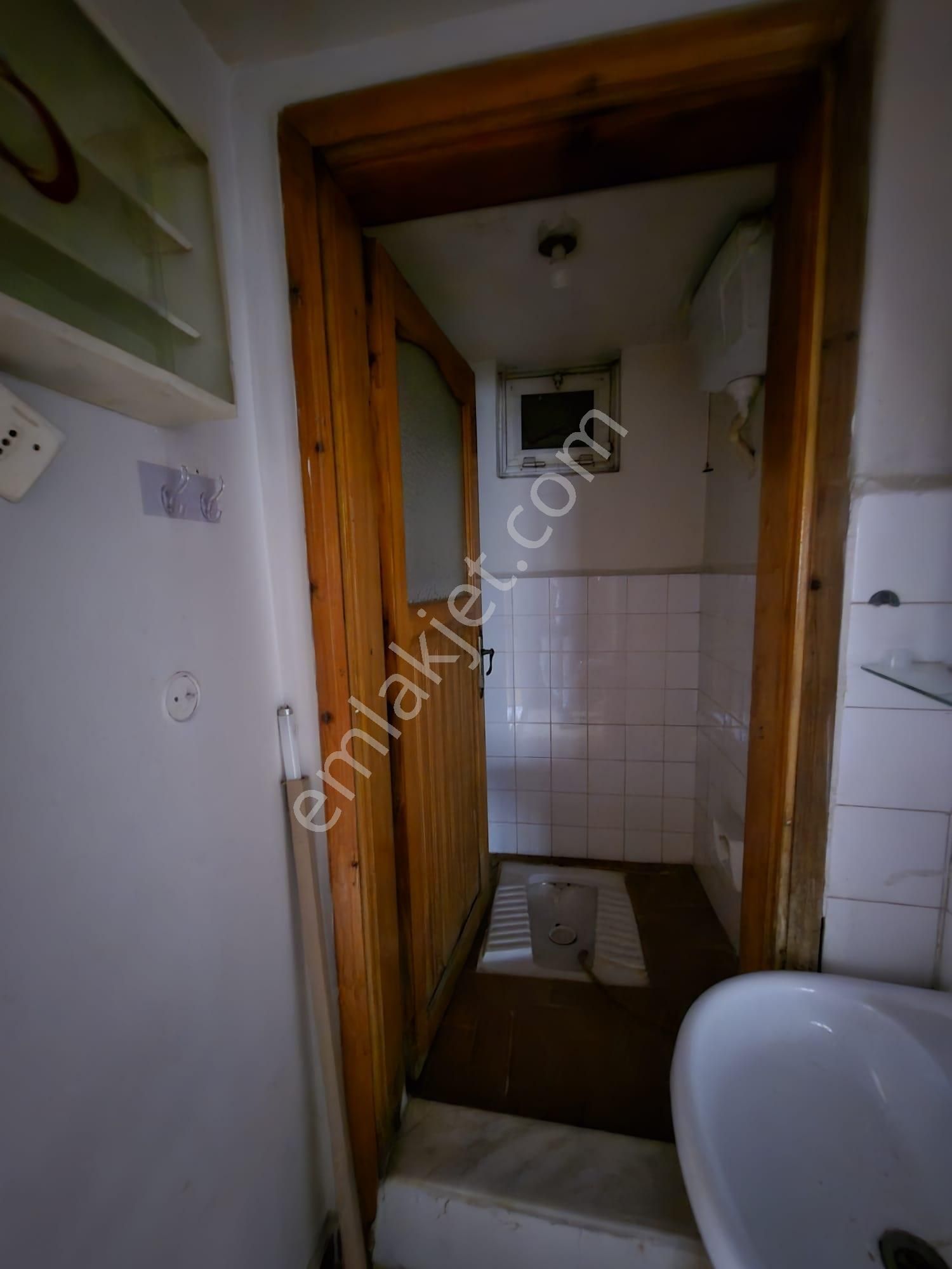 İnegöl Merkezde Burhaniye Mahallesinde Kiralık Daire 3+1 Zemin - Görsel 9